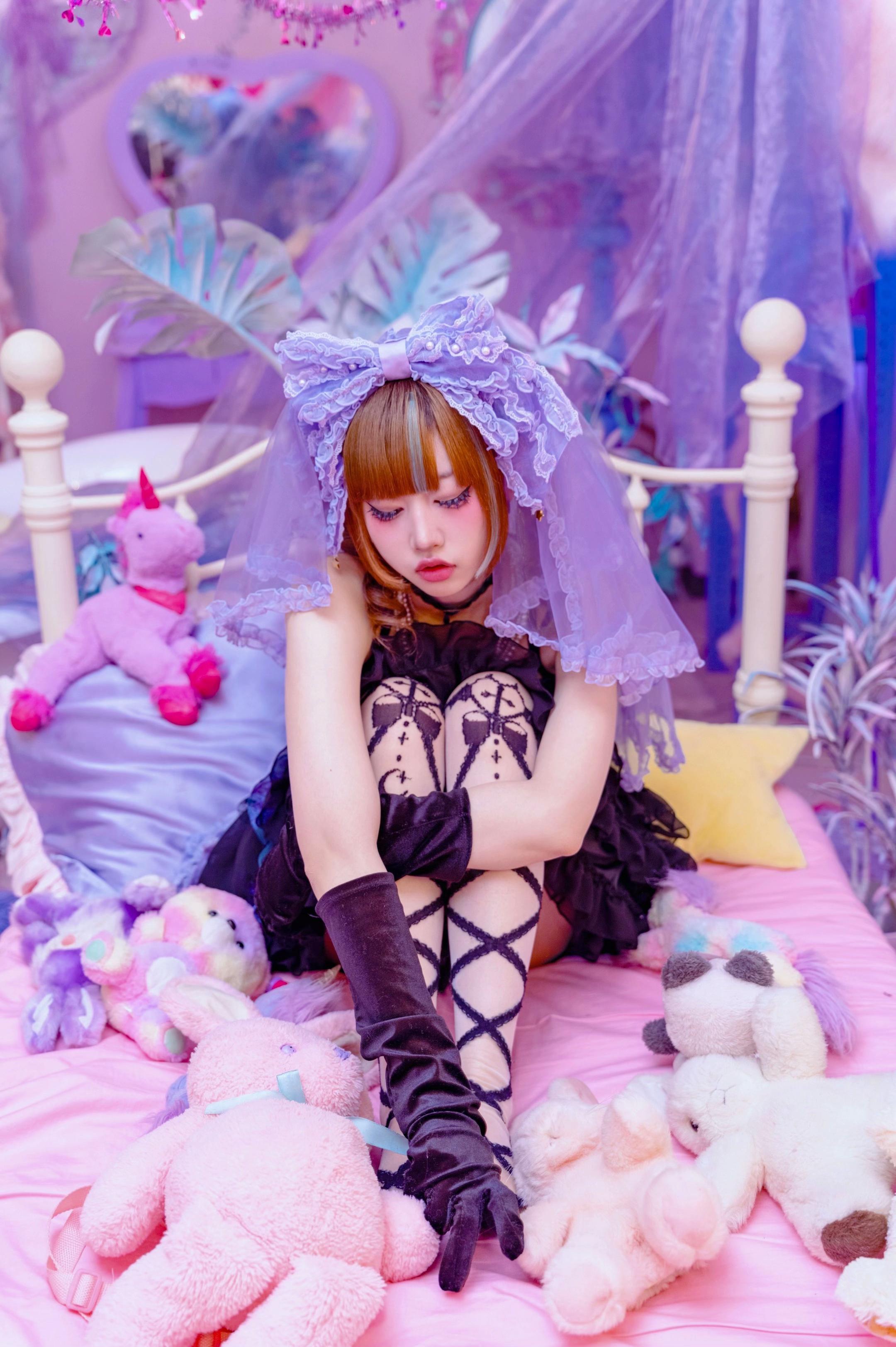 @デカニャンコ