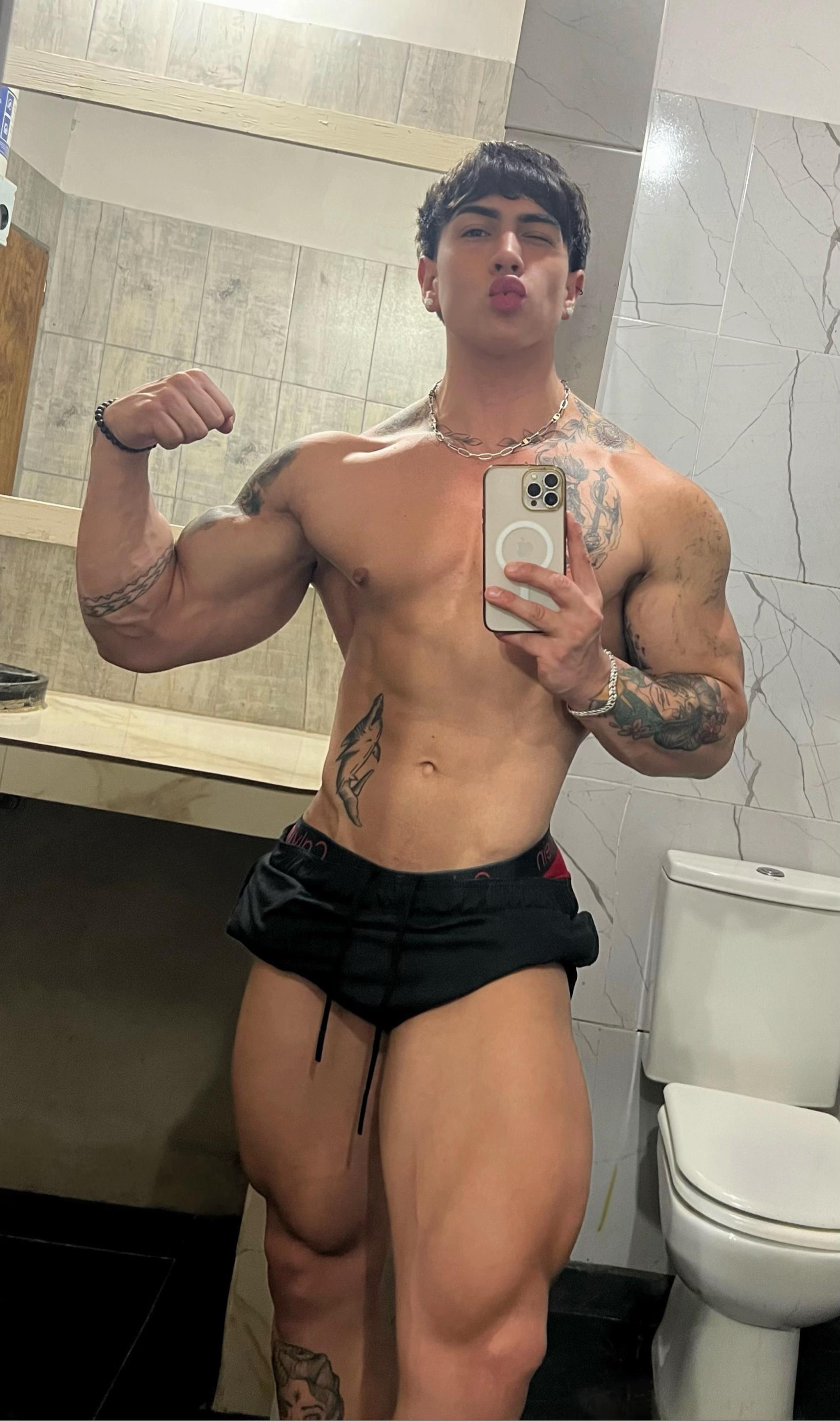 @Nicolás