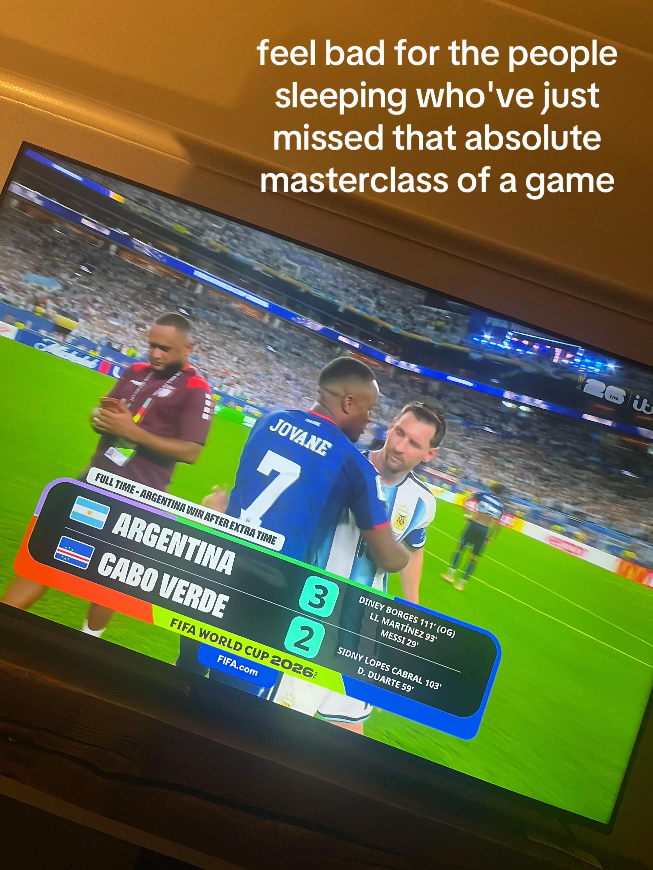 @𝐉
