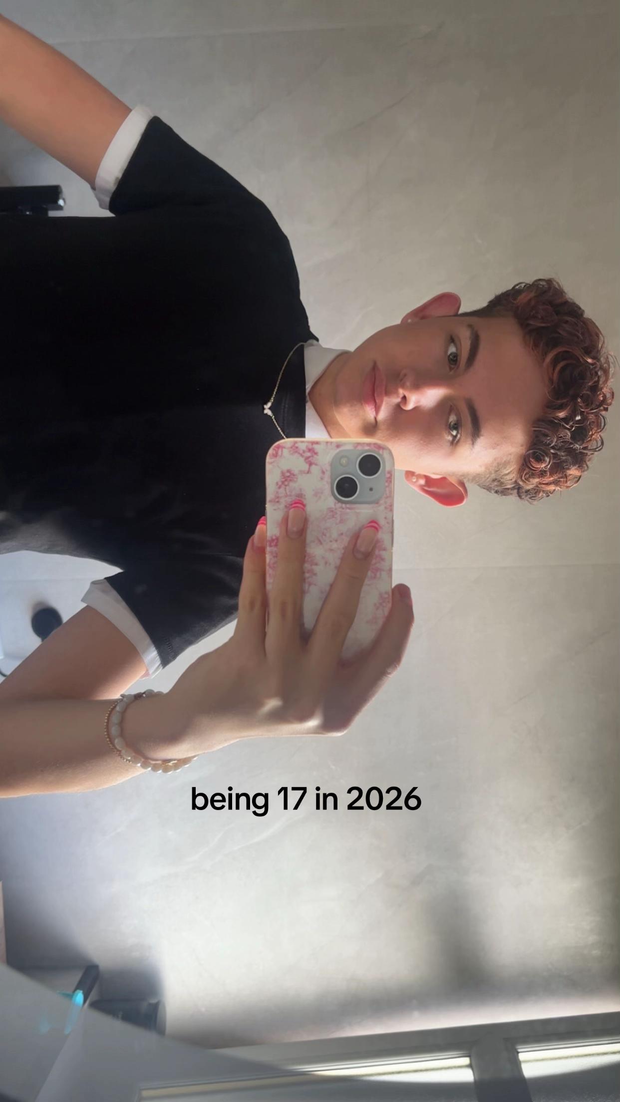 @j🪽.