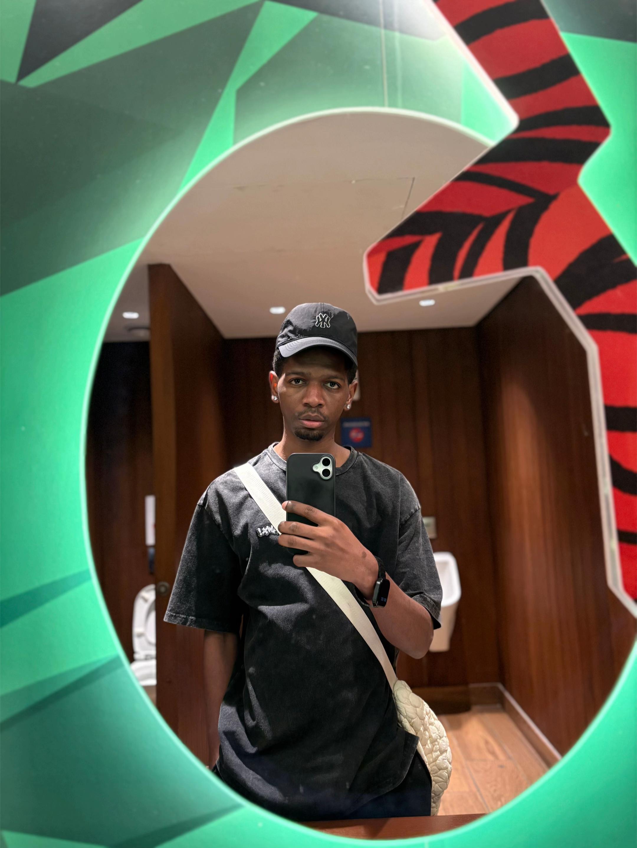 @THE RASKI🦒