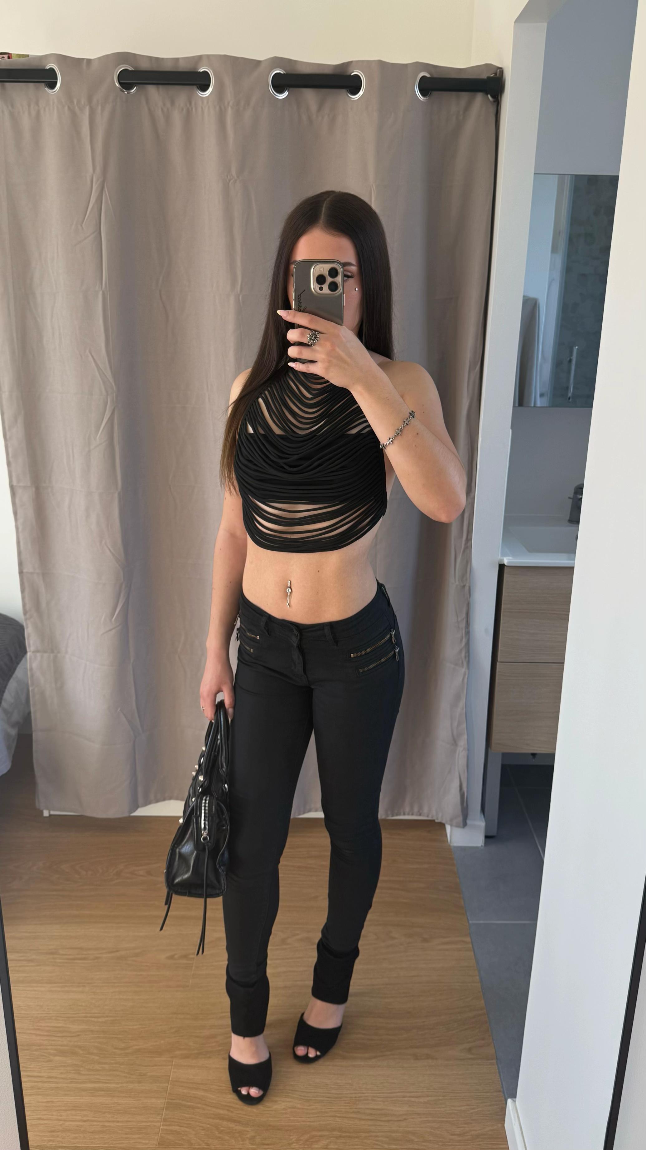 @anaismly_