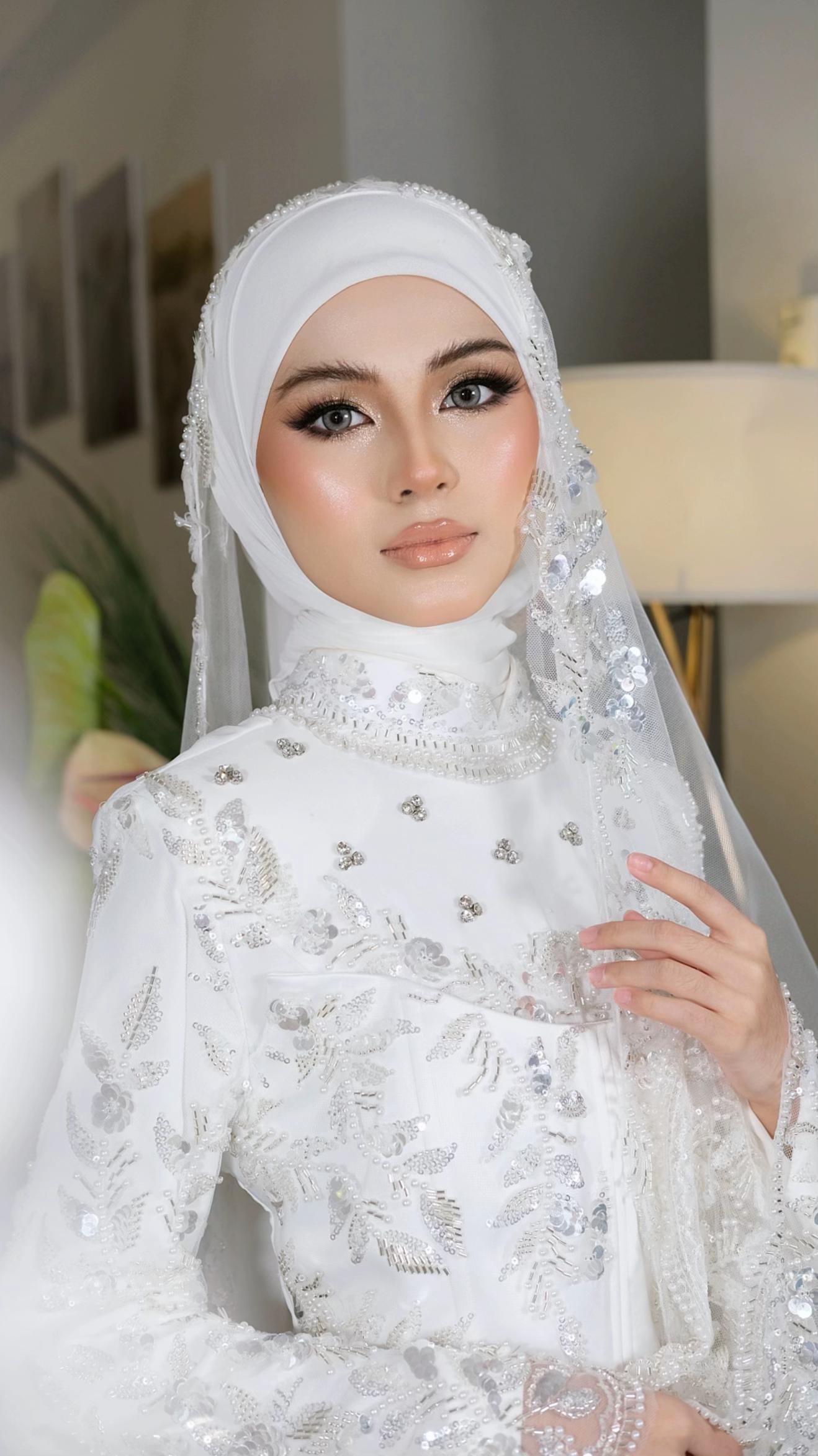 @NaddyNahar Makeup Artist
