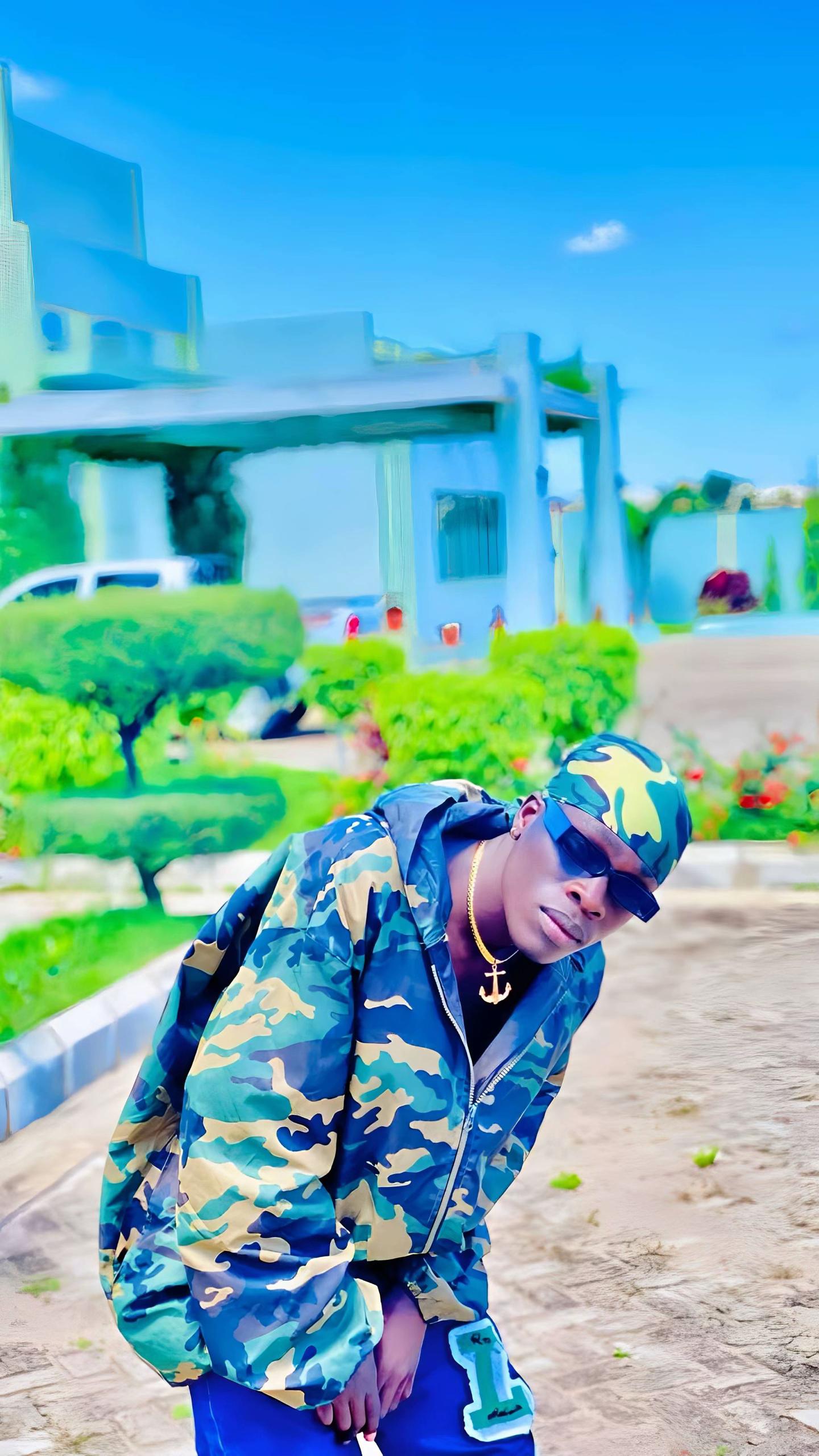 @🏝️Just Big Ola🏝️