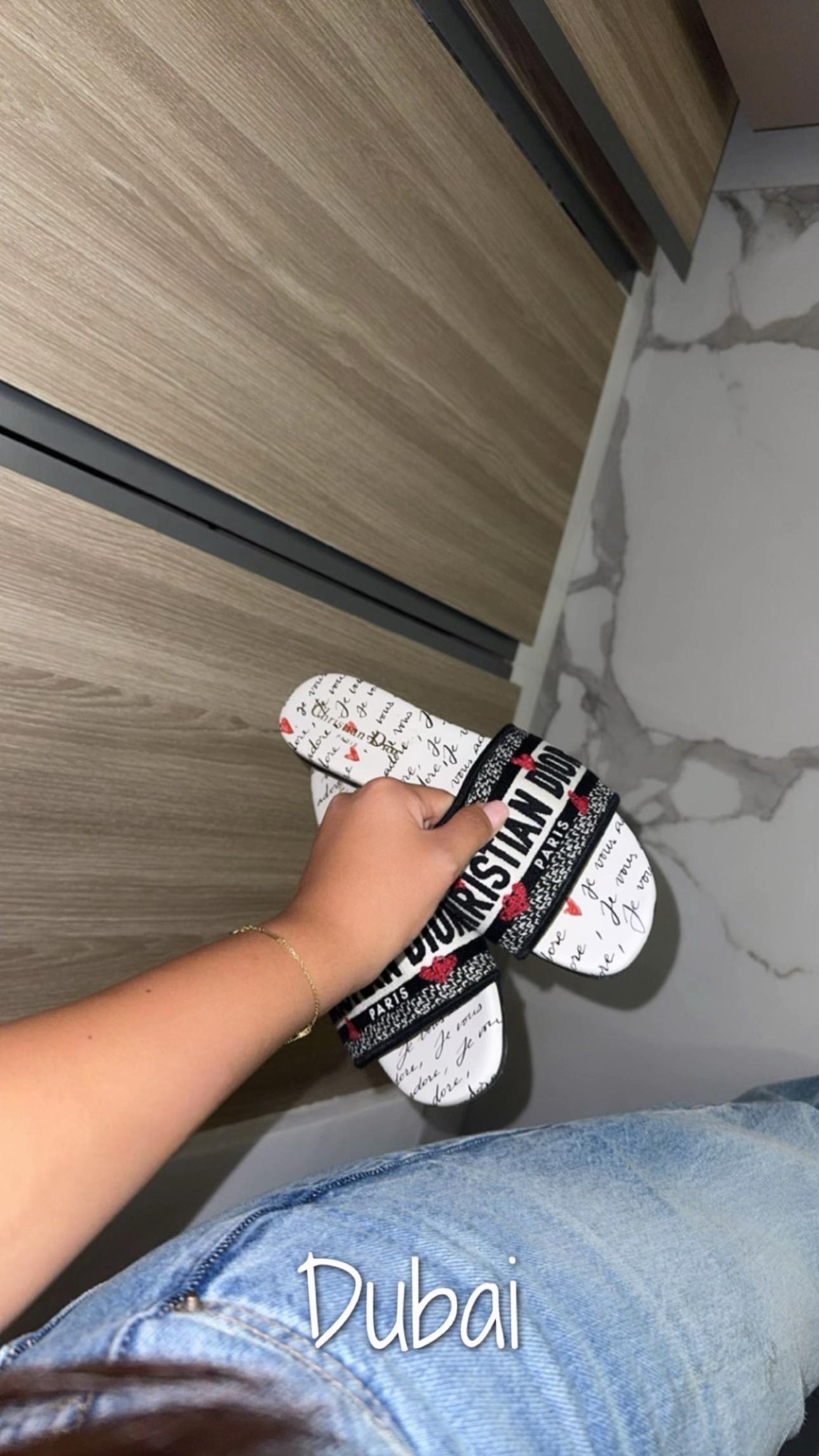 @𝒜𝓂ℯ𝓁𝒾🖤