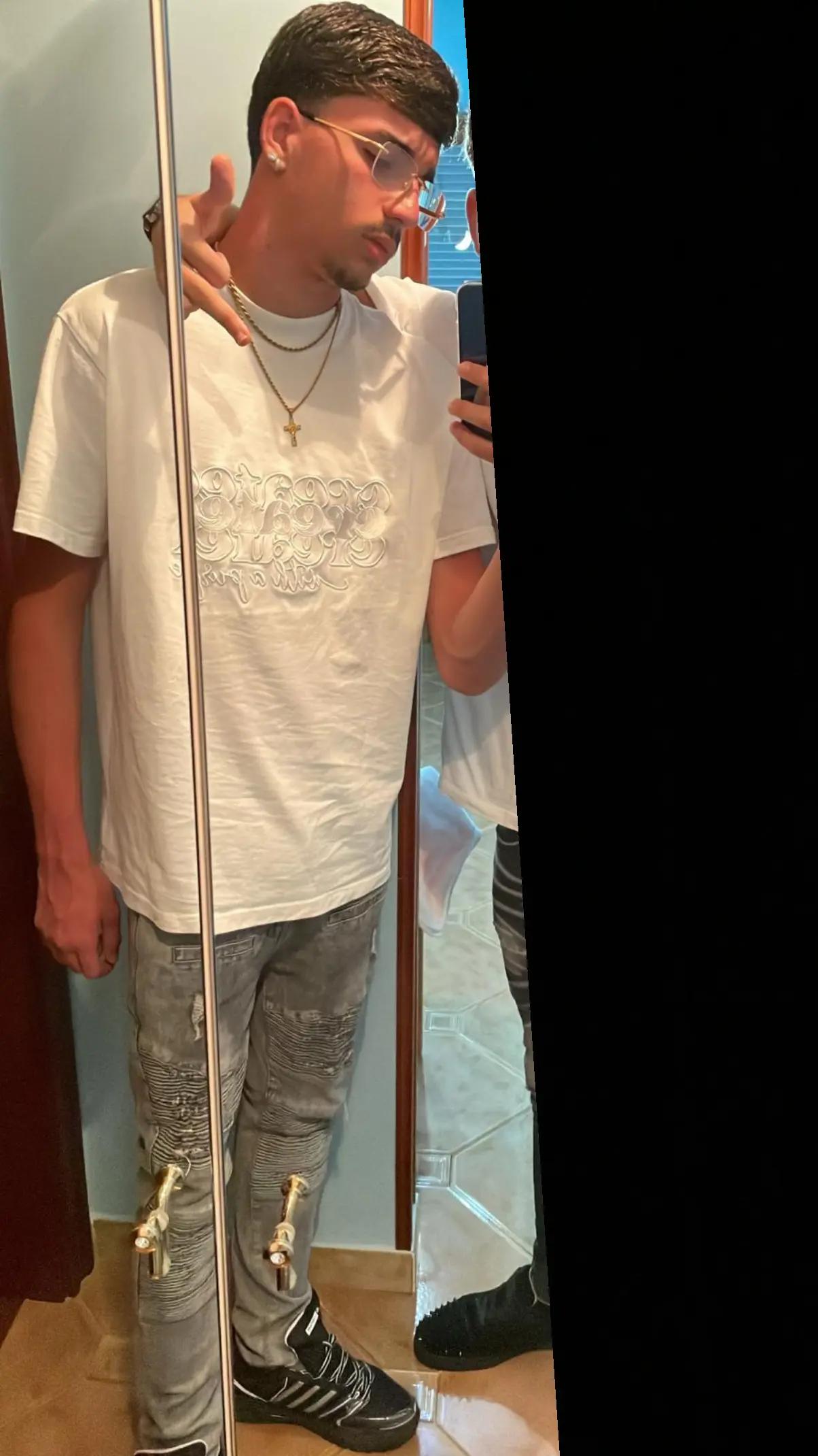 @4🧱