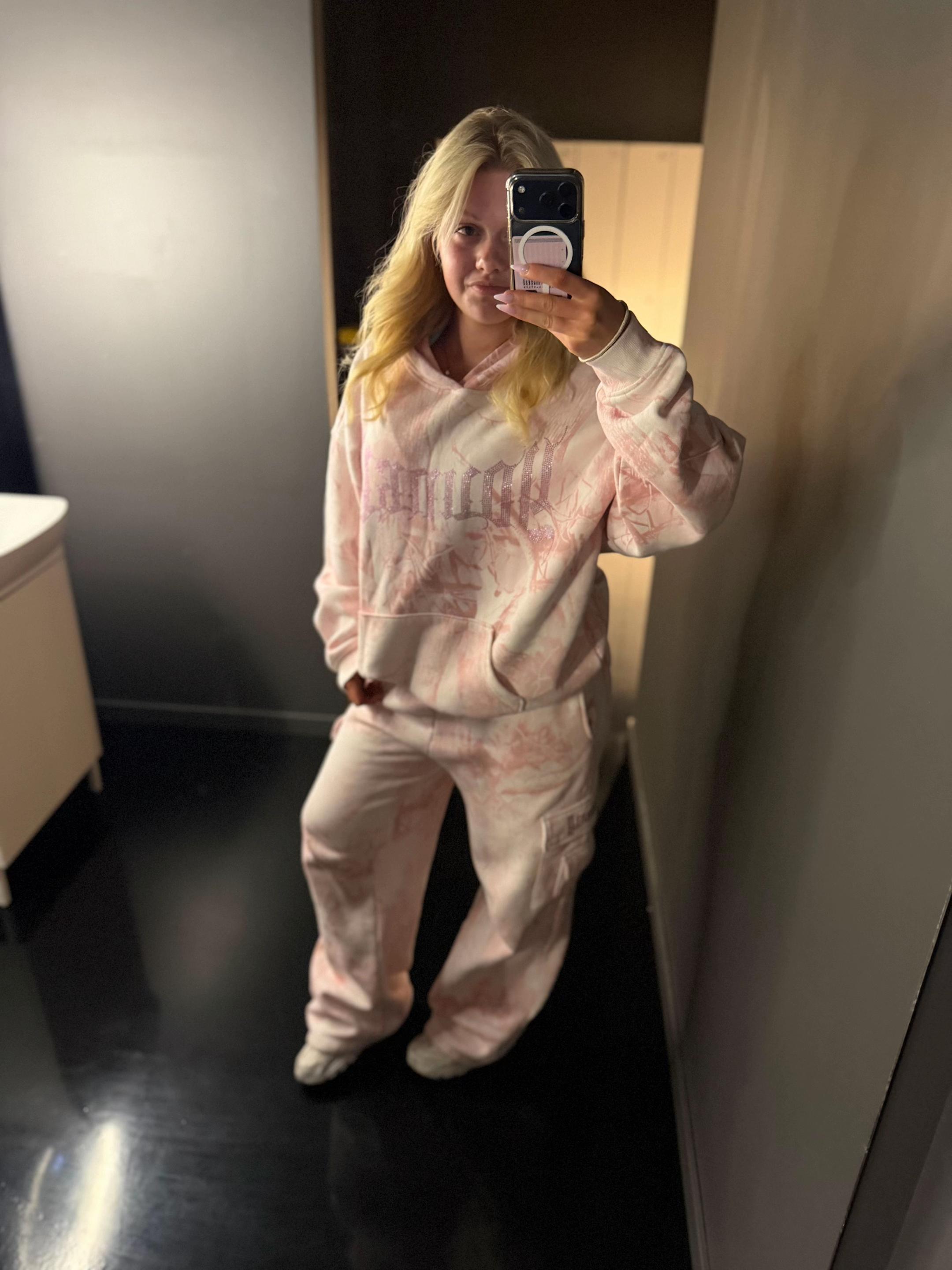 @JOJO🦄