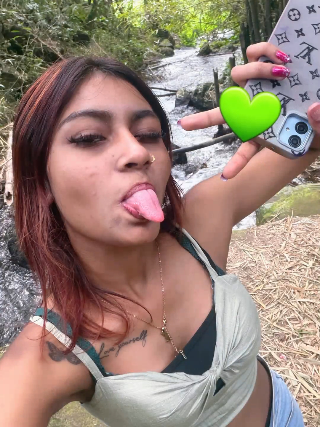 @🍸Riya 🦋🦋🦋