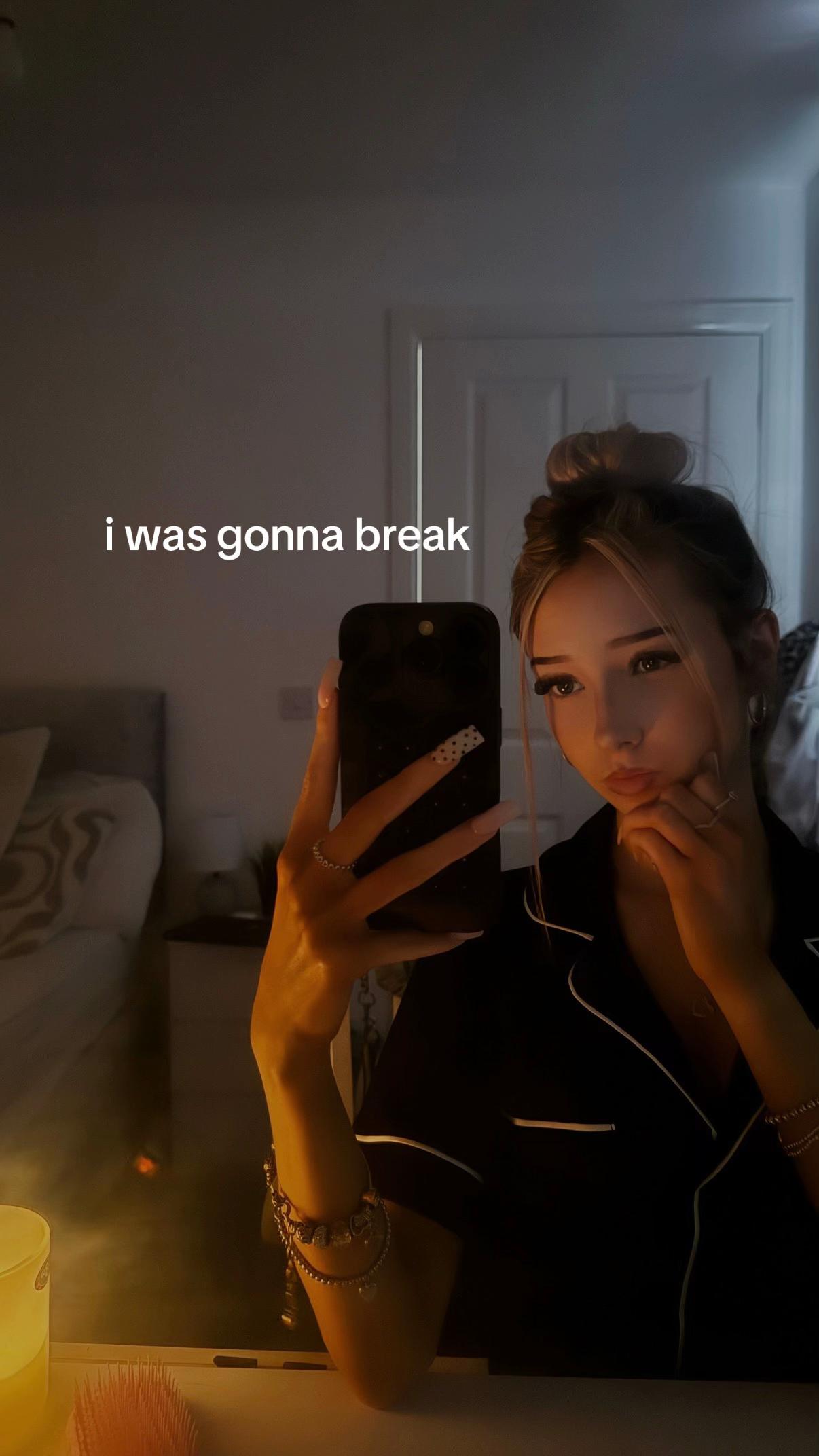 @𝐞