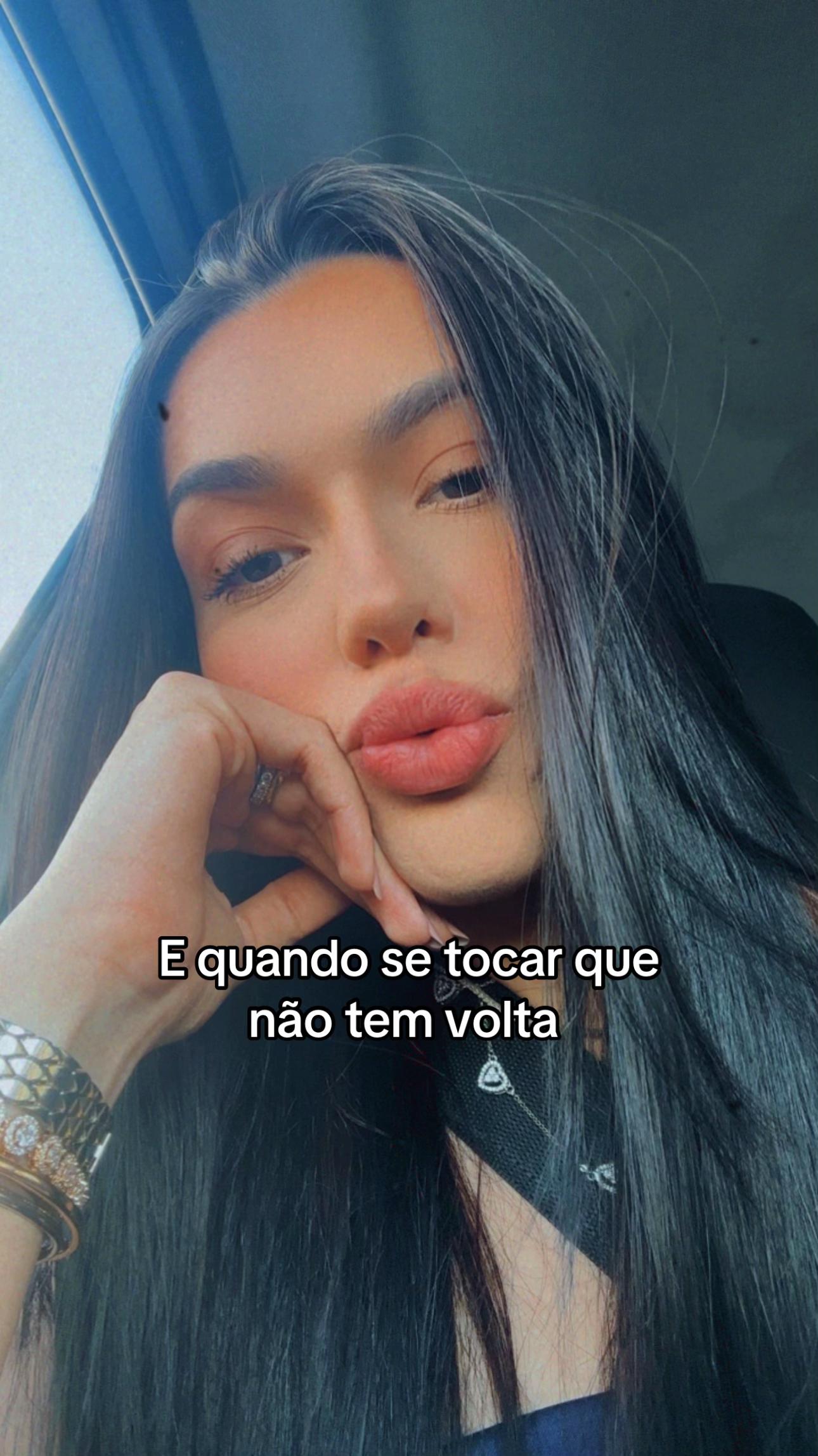 @Lyvian