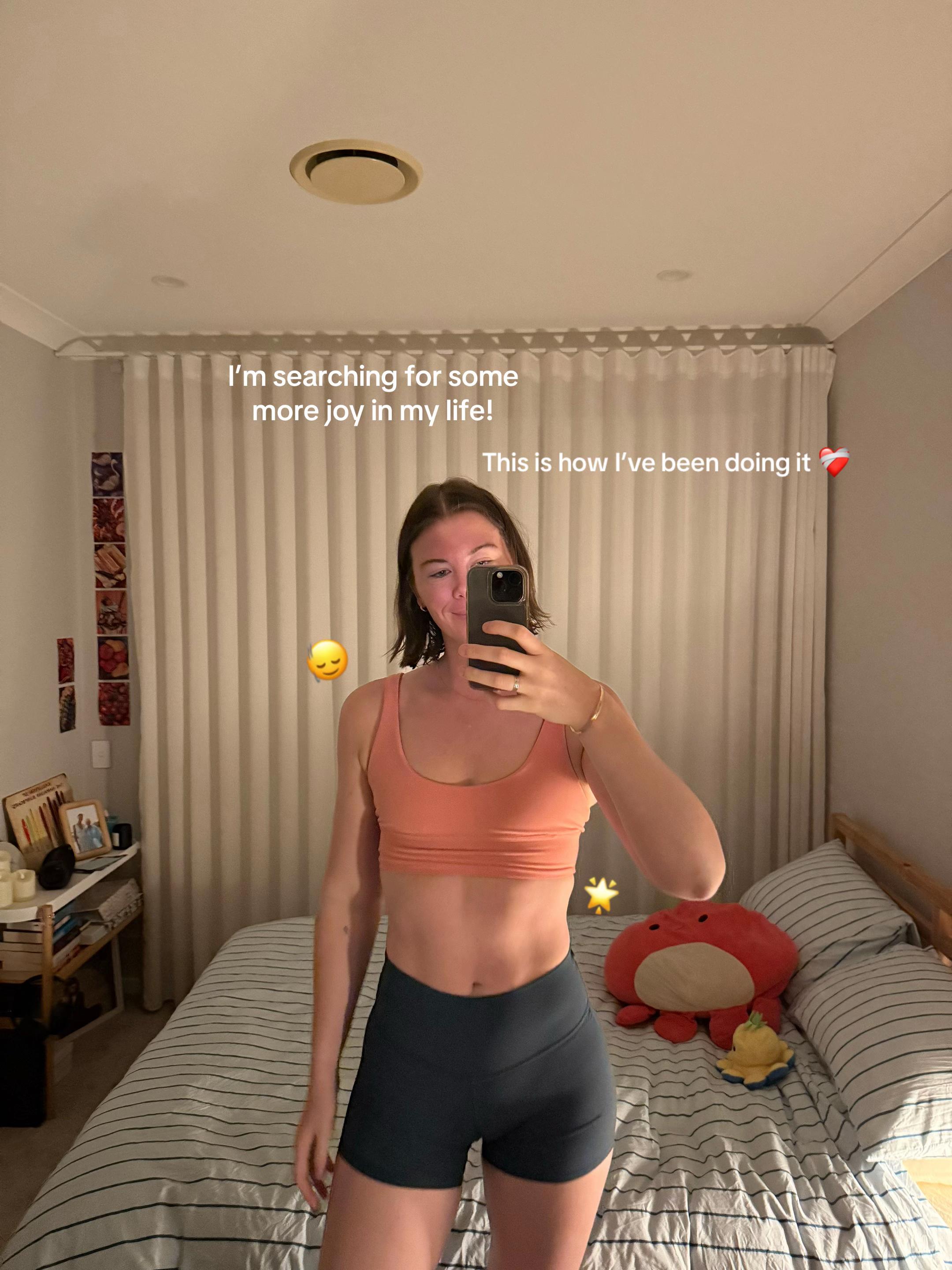 @SOPHIE STUART