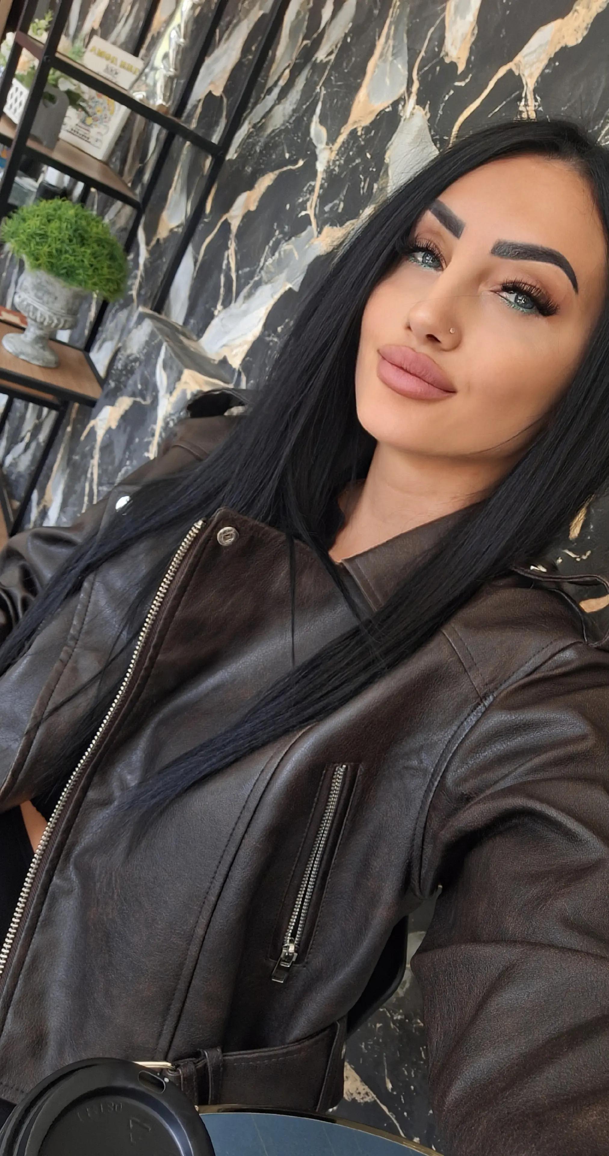 @Lesea🦂👑🦂