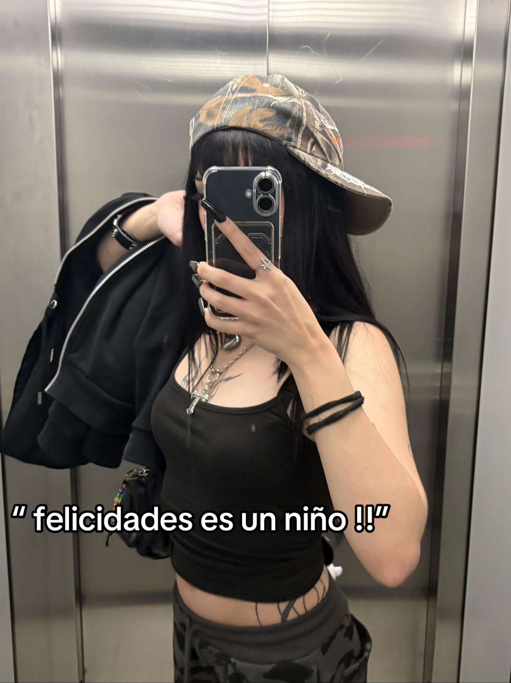 @F&egrave;i (｡ ˇ‸ˇ ｡) ㋖
