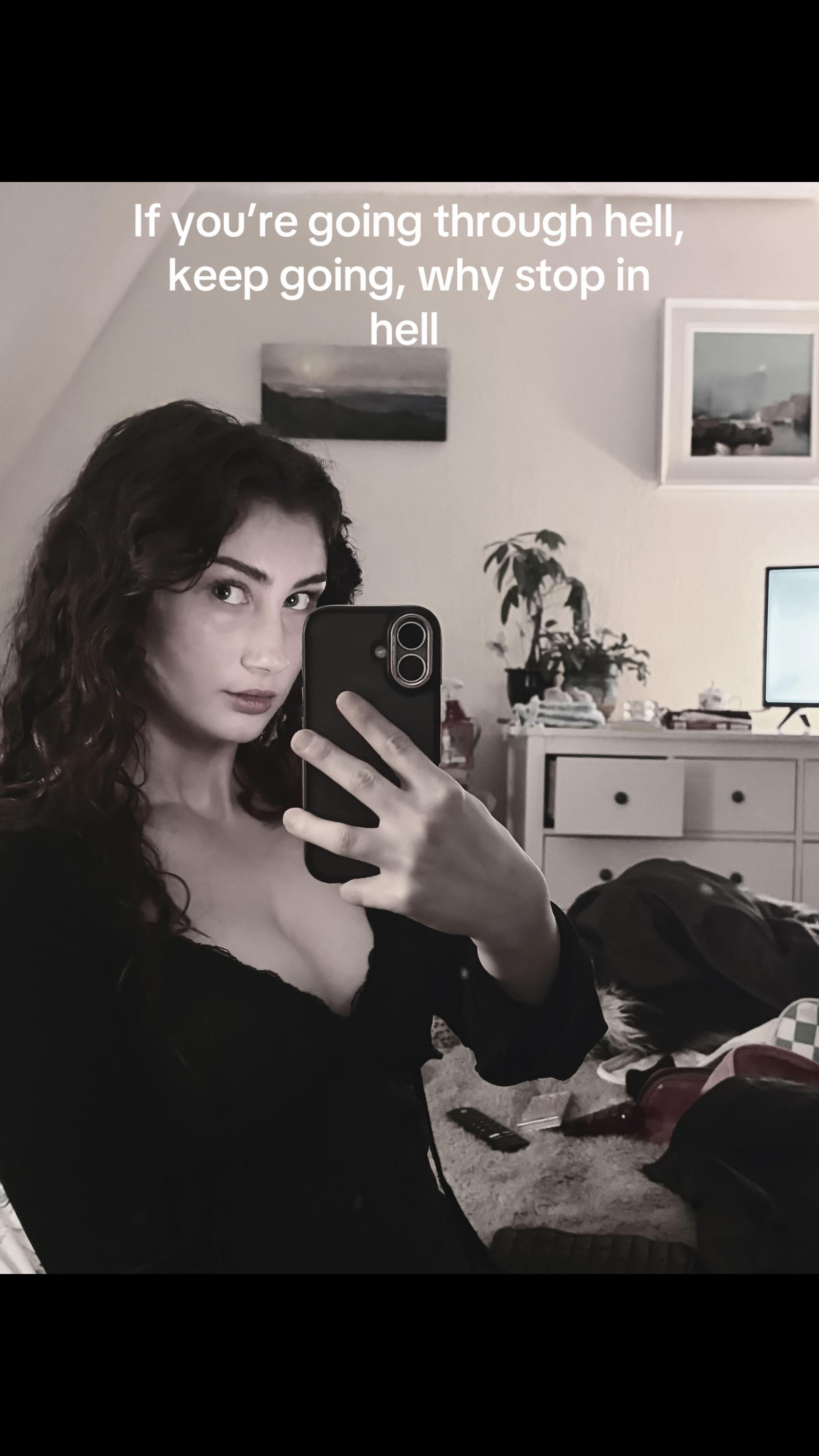 @Lilybethco