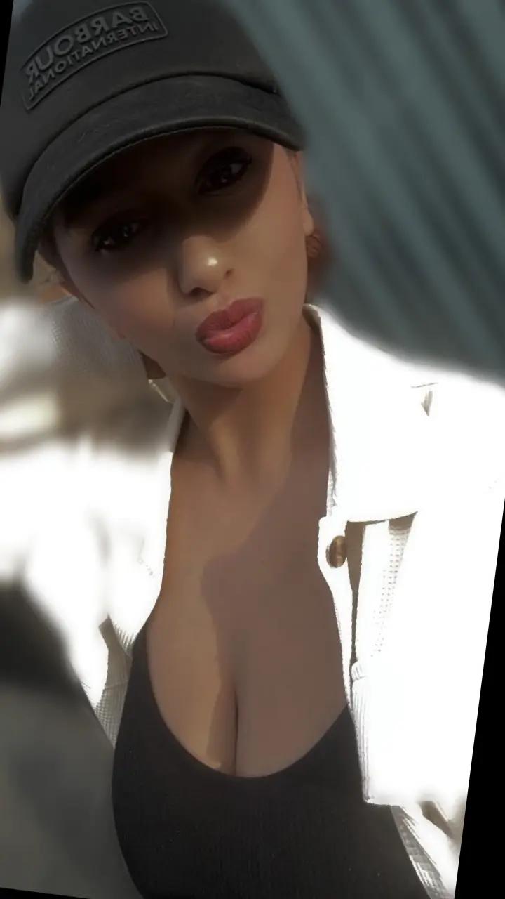 @❤️Queen Deni❤️