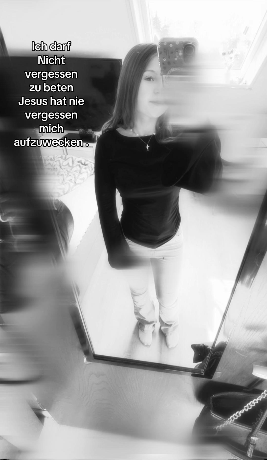 @jxst_emily09