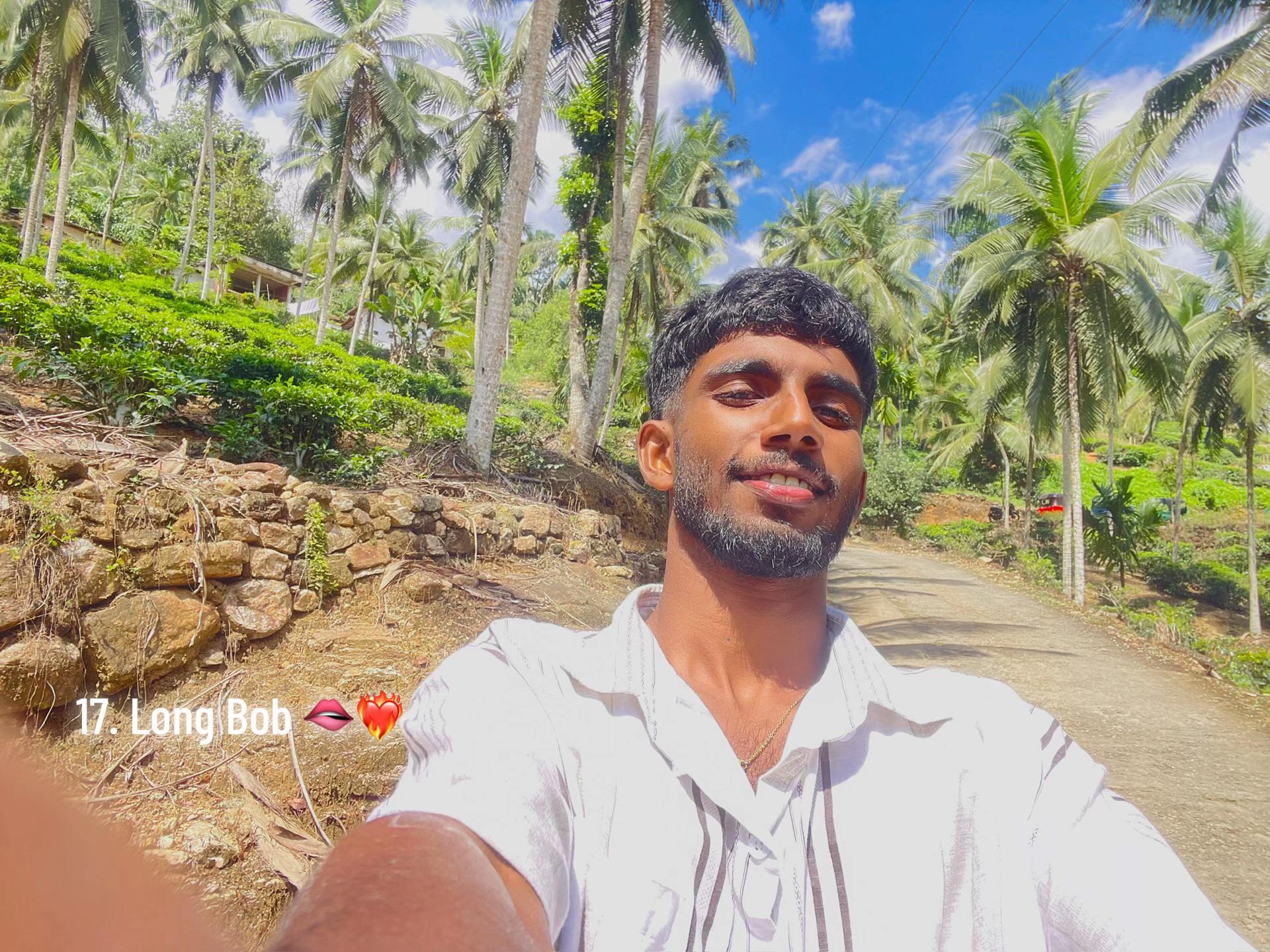@itz__me__dhanu_