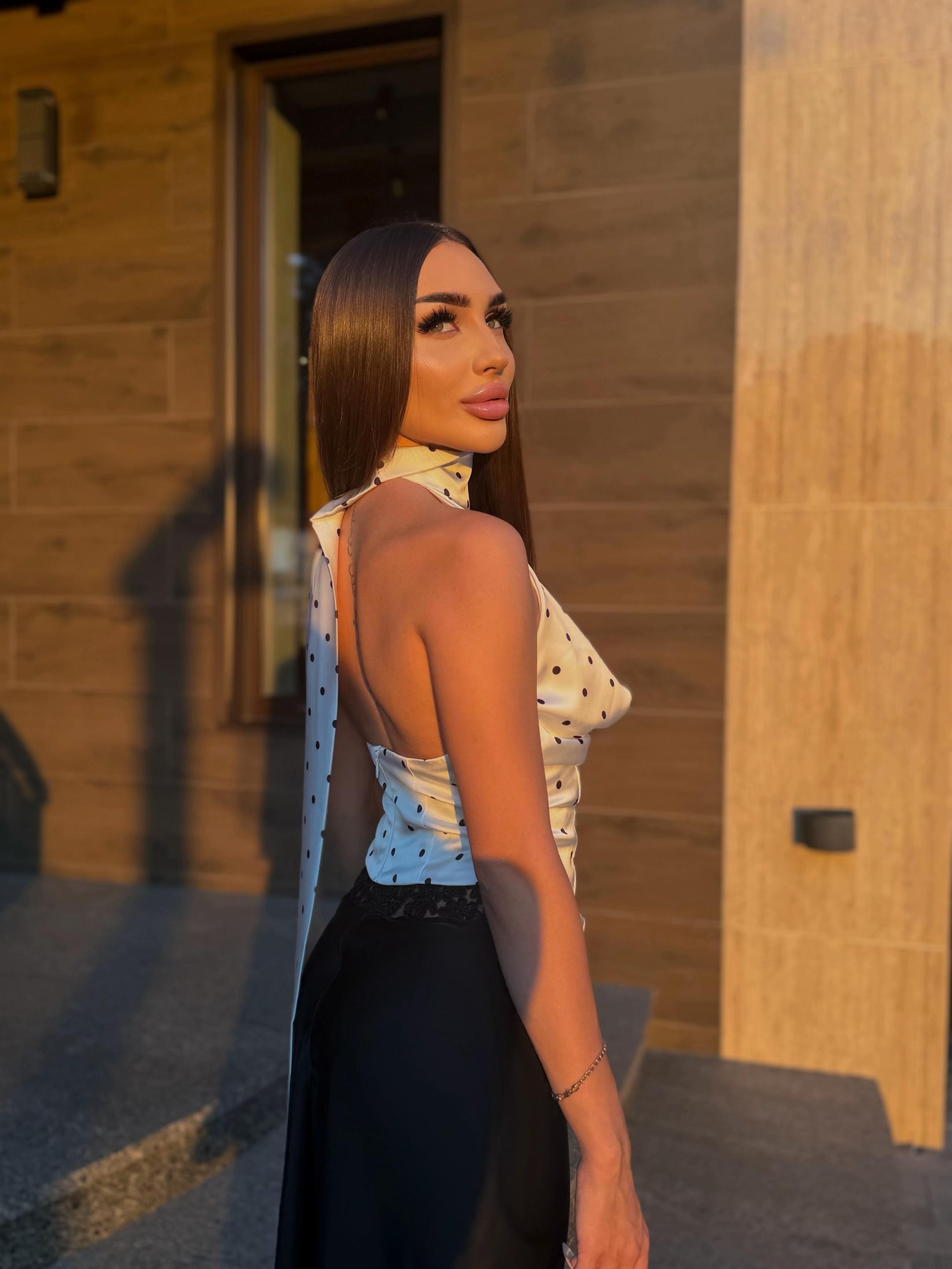 @𝐒𝐚𝐤𝐢𝐧𝐚🌺