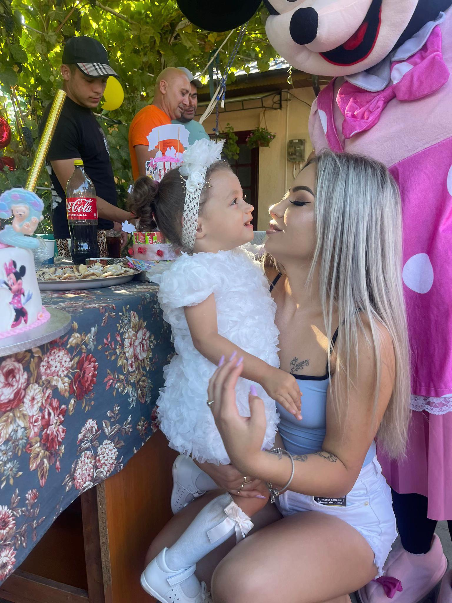 @Eva&Isabela