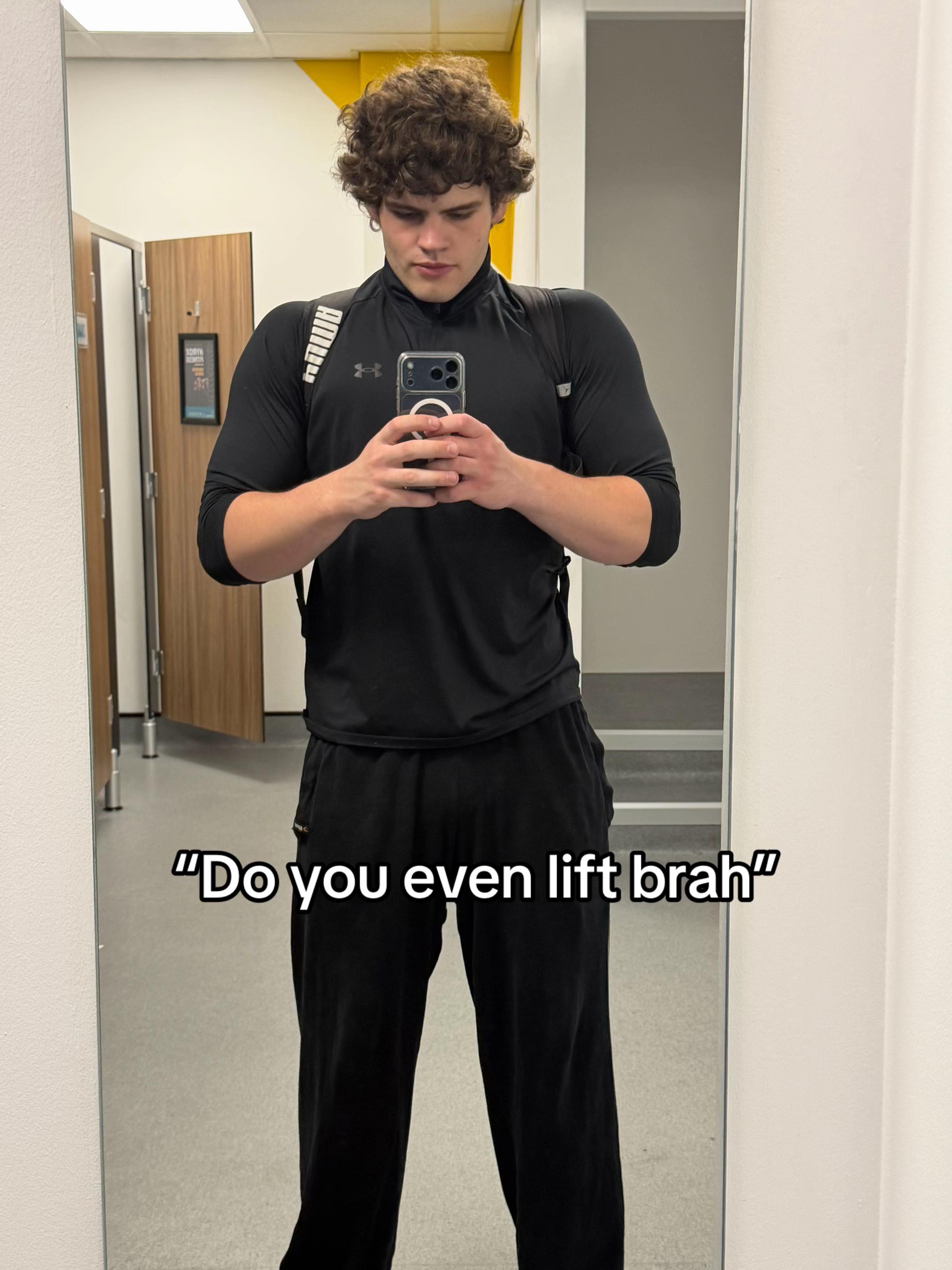 @anadrollie🧬