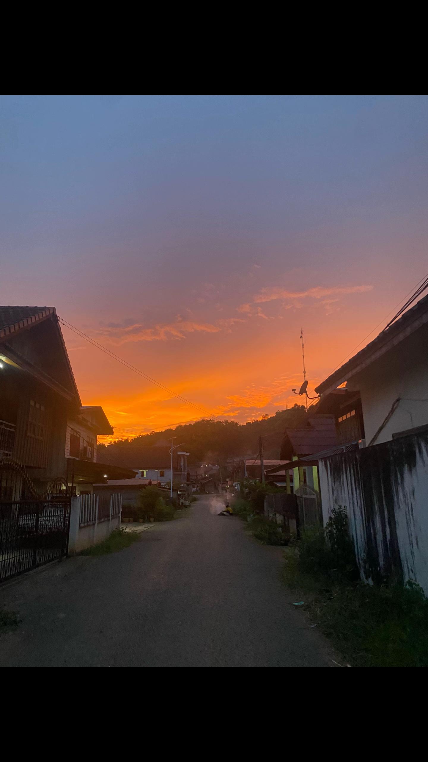 @𝓐𝓸𝓶_𝟏𝟎