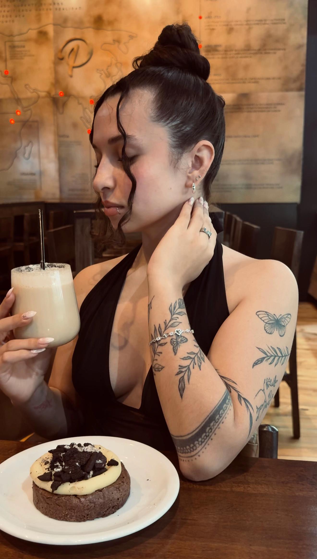 @Vickyschhh