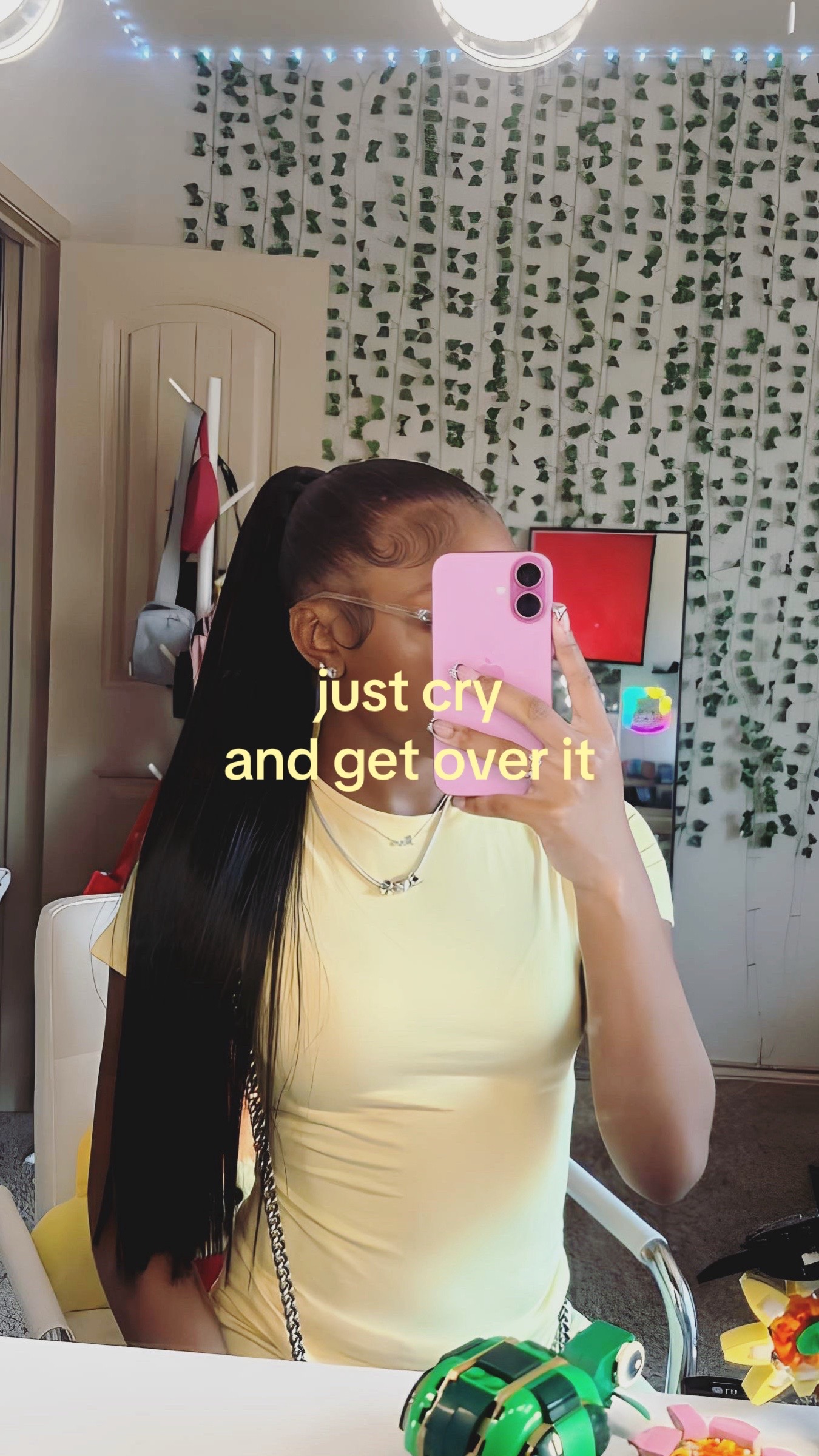 @⃟