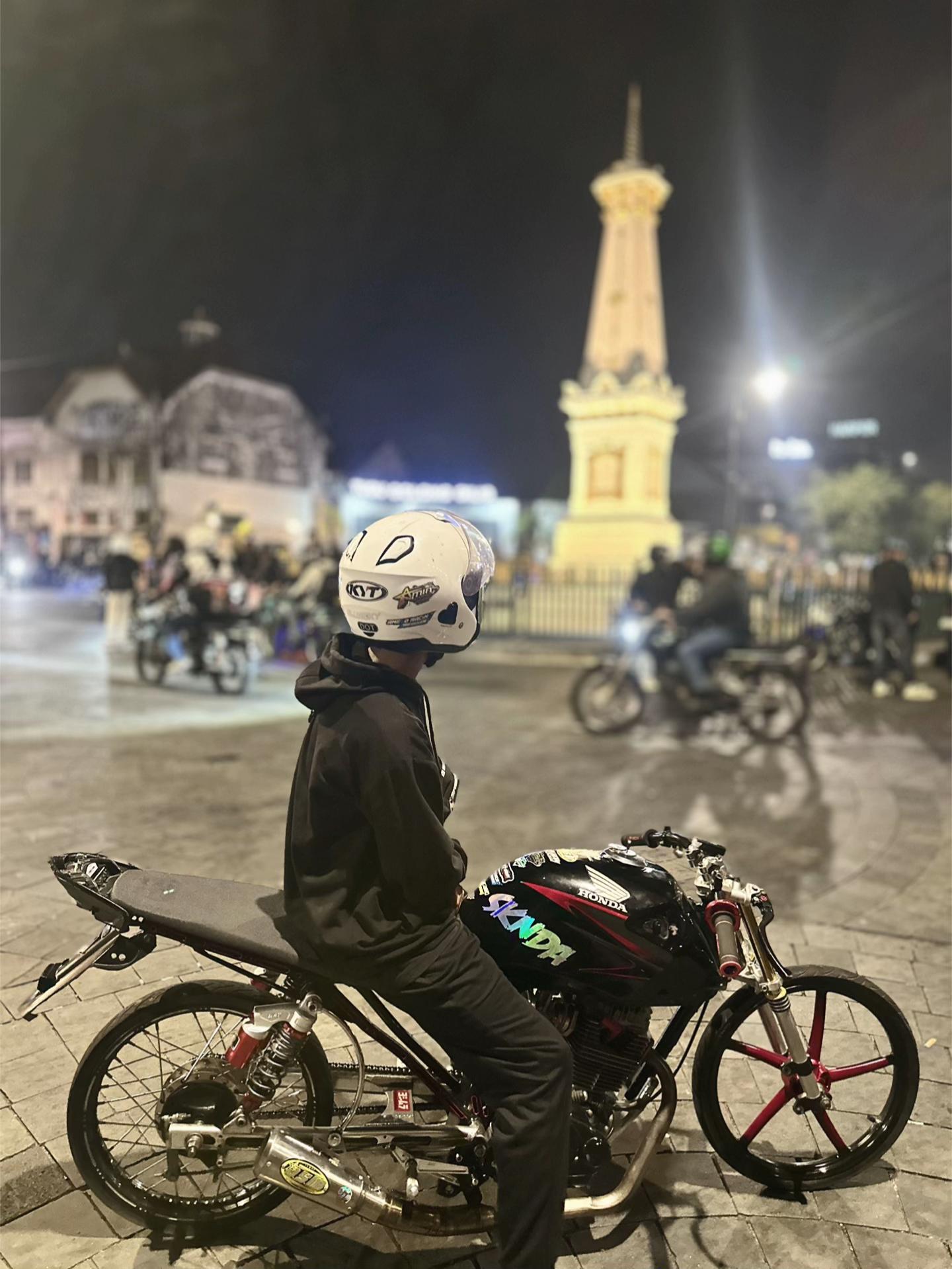 @๐ฌ๐๐๐๐๐๐๐ ๏ฃฟ