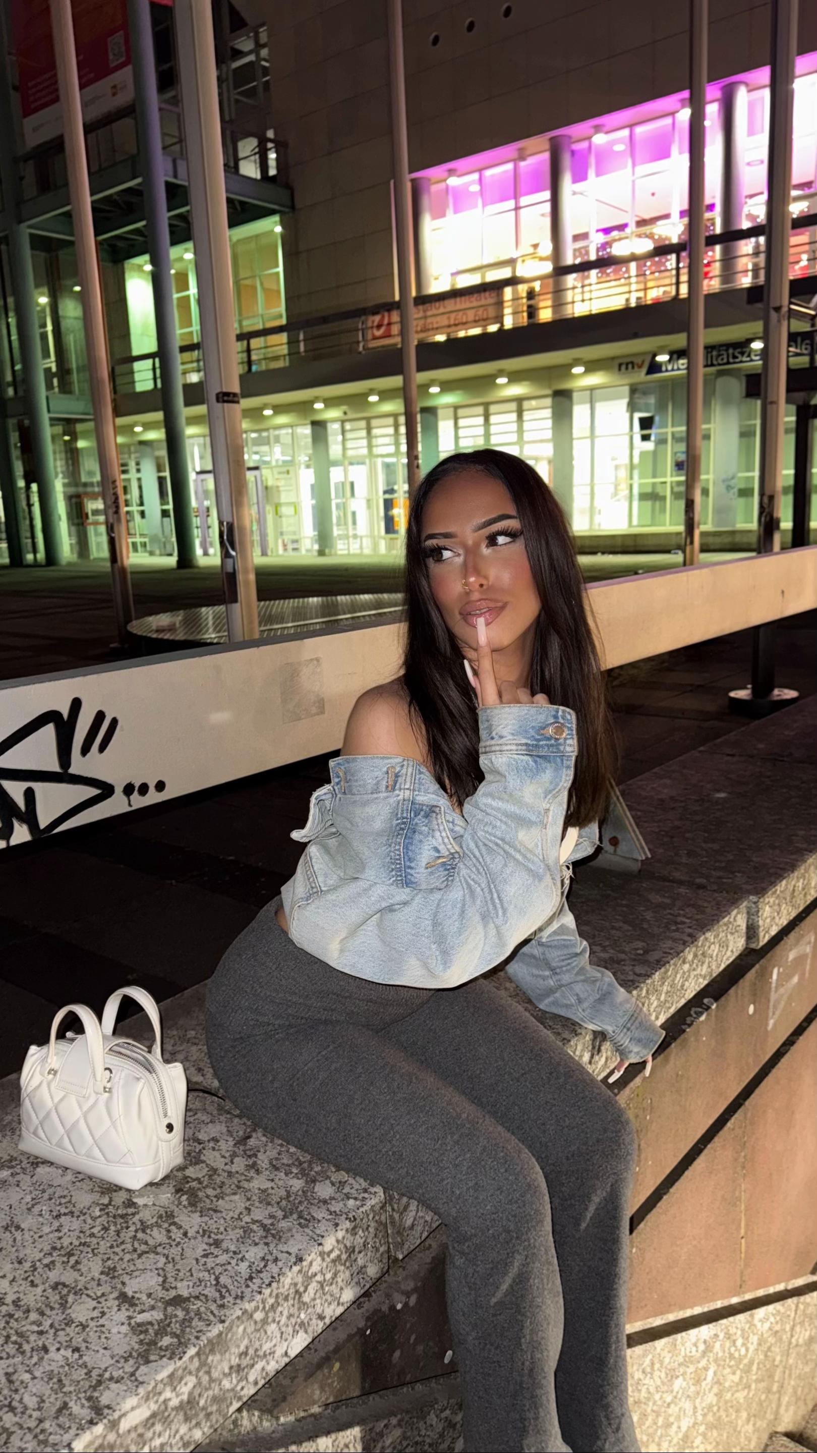 @B💋