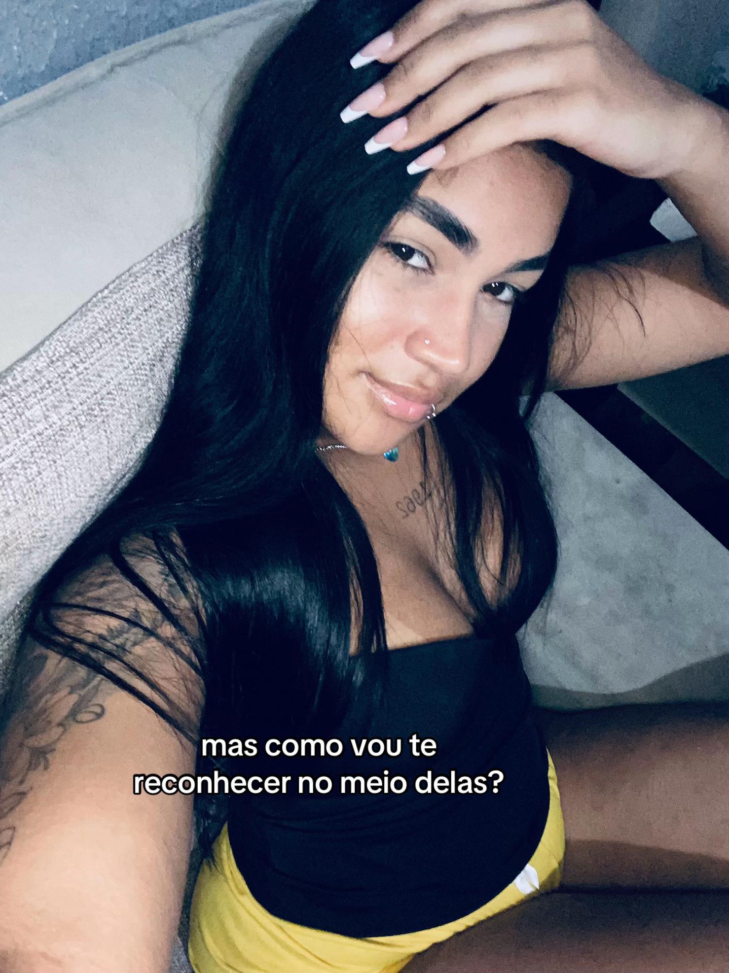 @Aninha_07