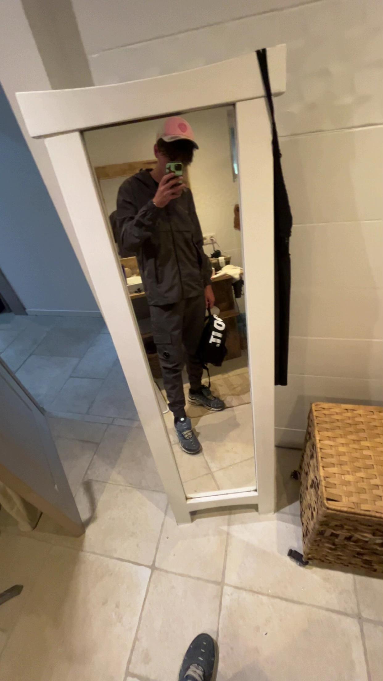 @Lrzo_😬