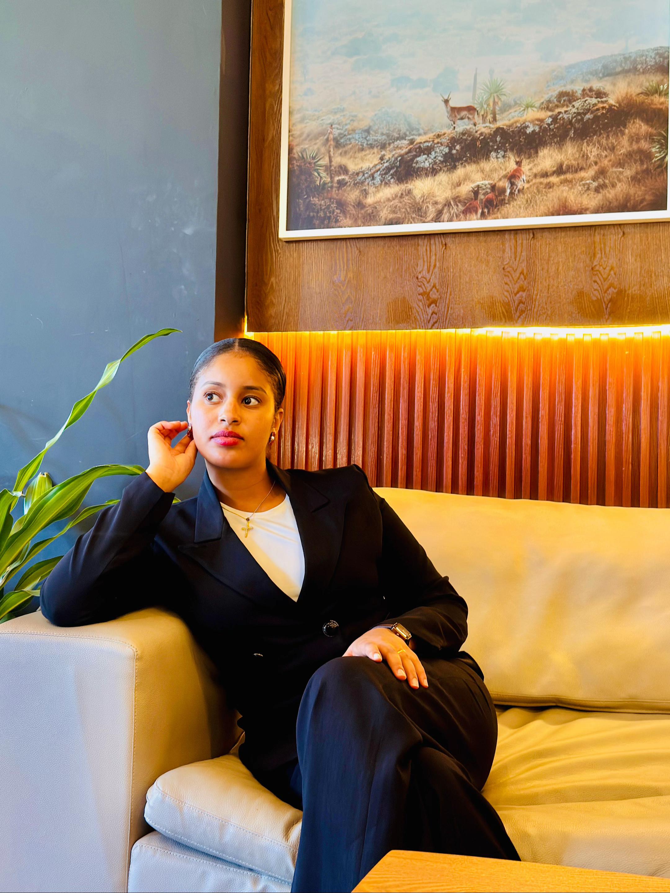 @Bella (እ-ኑ)