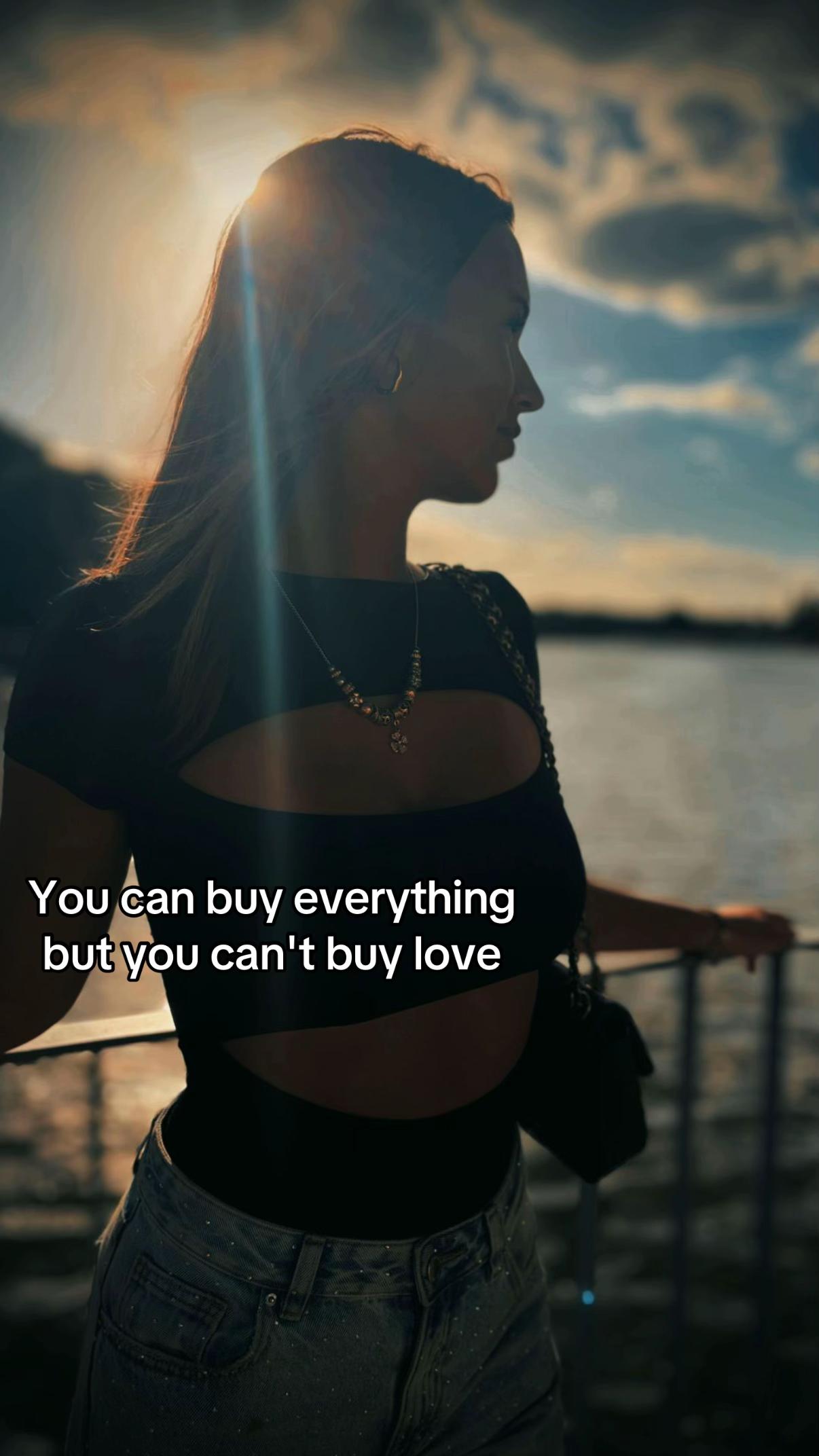 @𝓒𝓮𝓵𝓲𝓷𝓪🌊🌺🐬