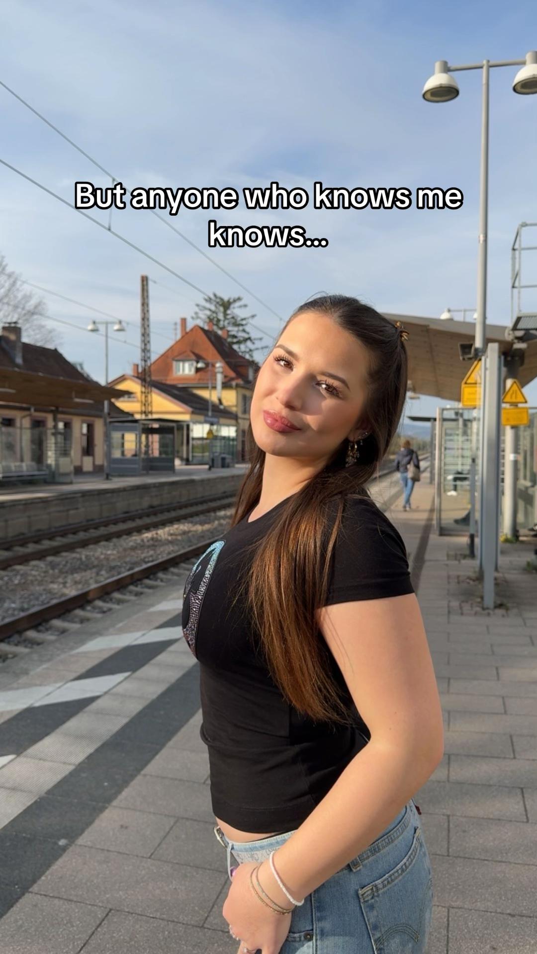 @Alma-Míra