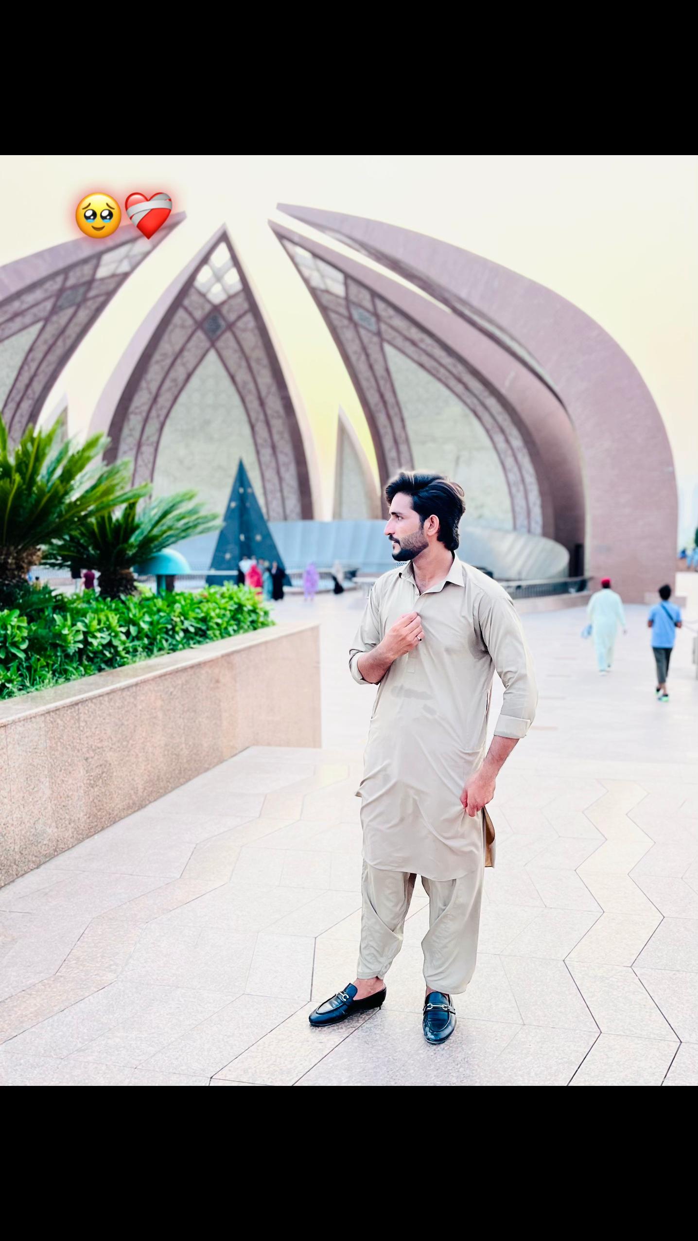 @Ahsankhan Bhutta 🥀