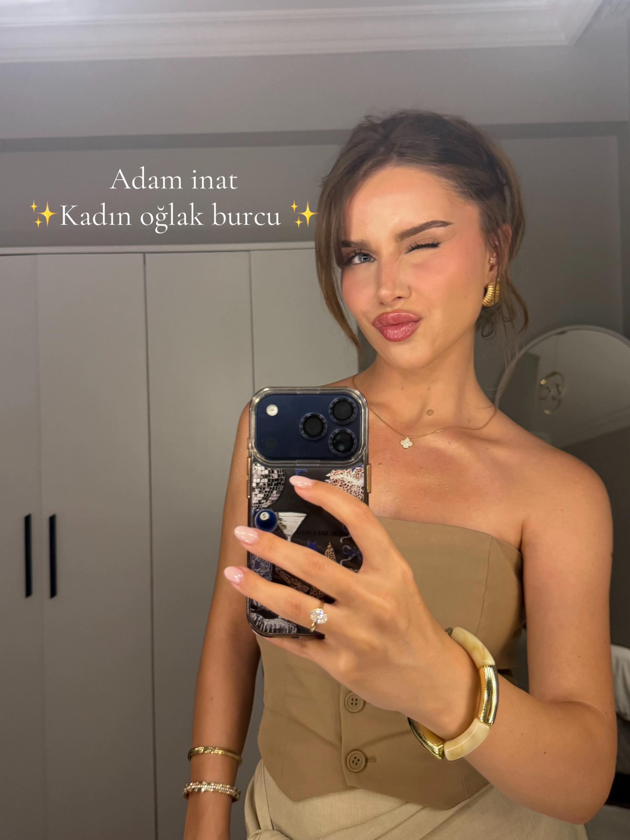 @siesamonika