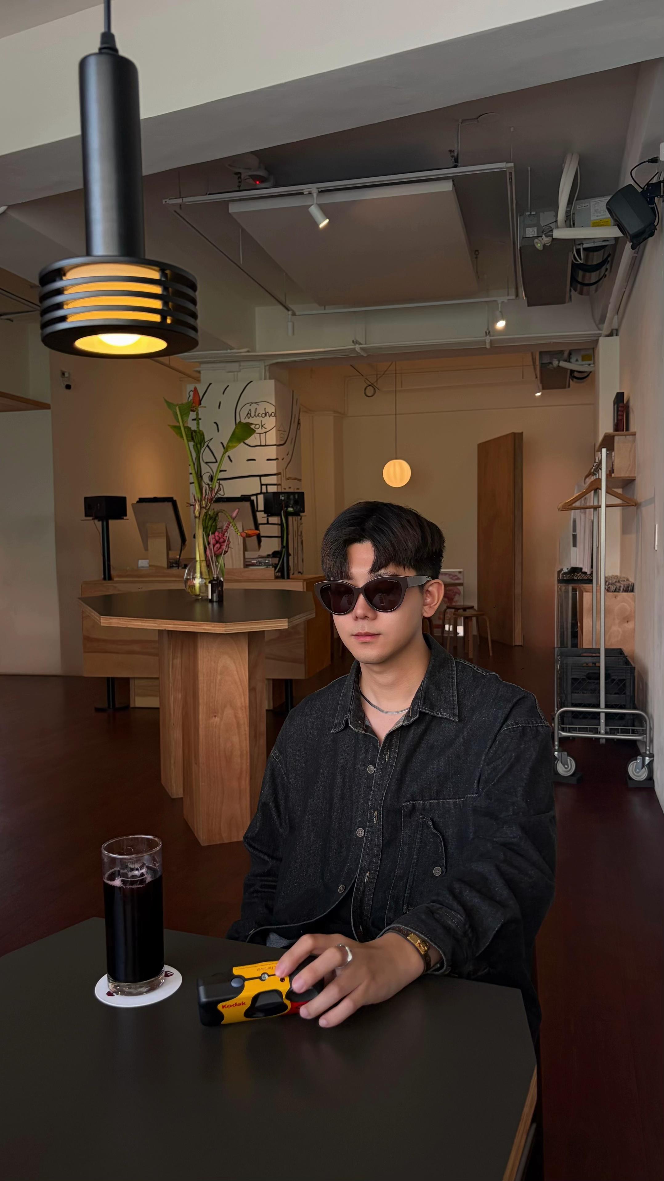 @𝙇𝙤𝙪𝙞𝙨 陸弈斯