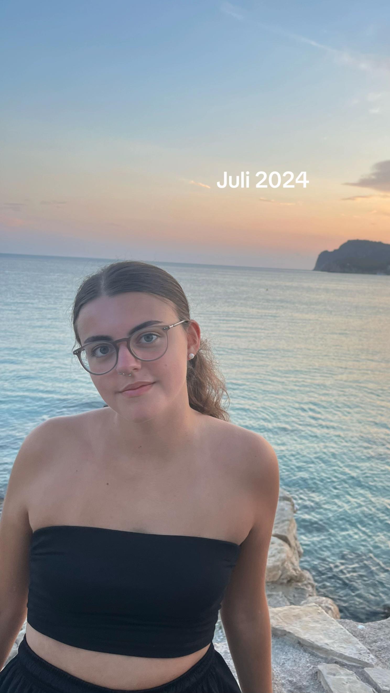 @Celina𑁤