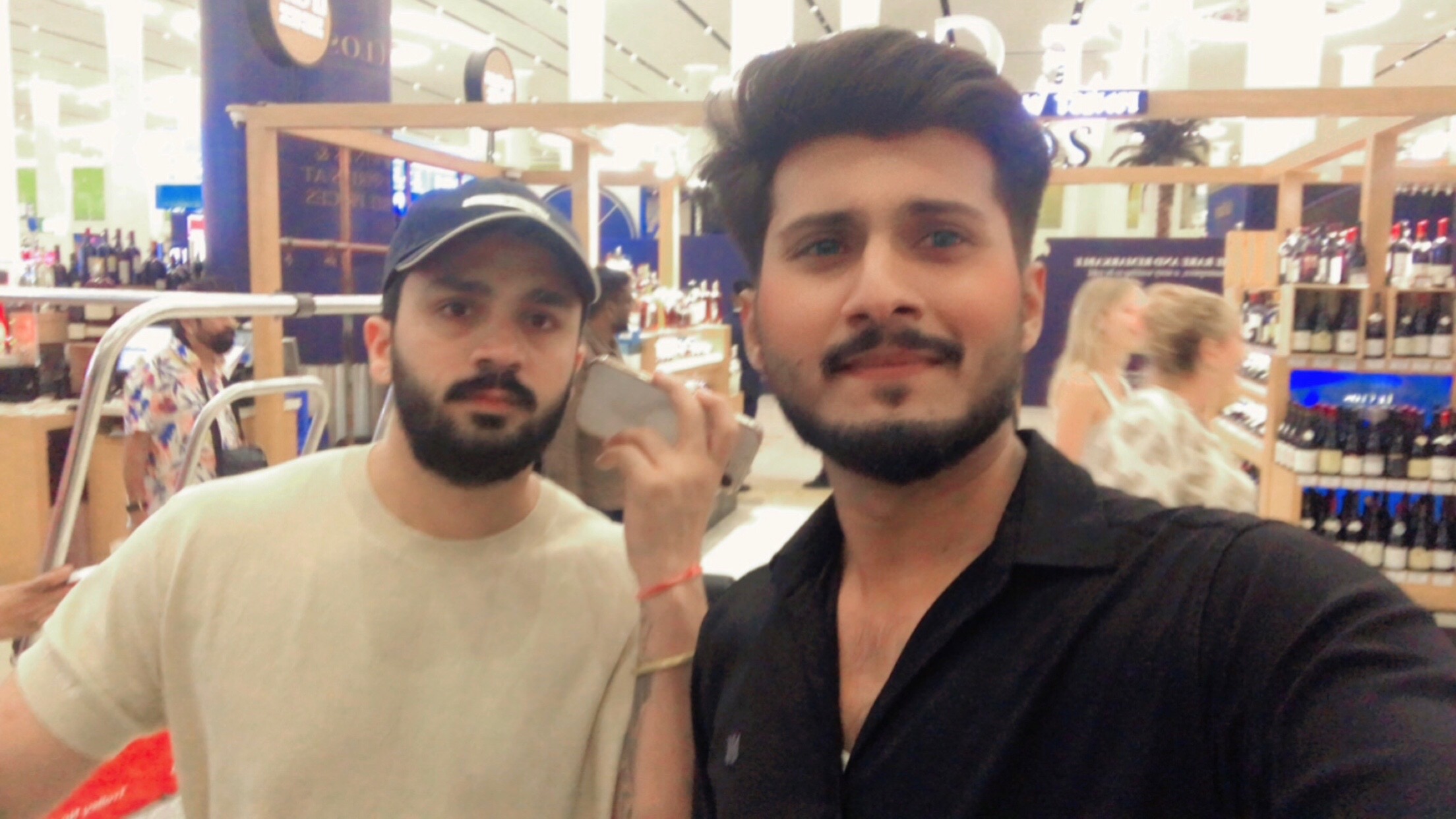 @Farhan 🇴🇲🇦🇪🇹🇷