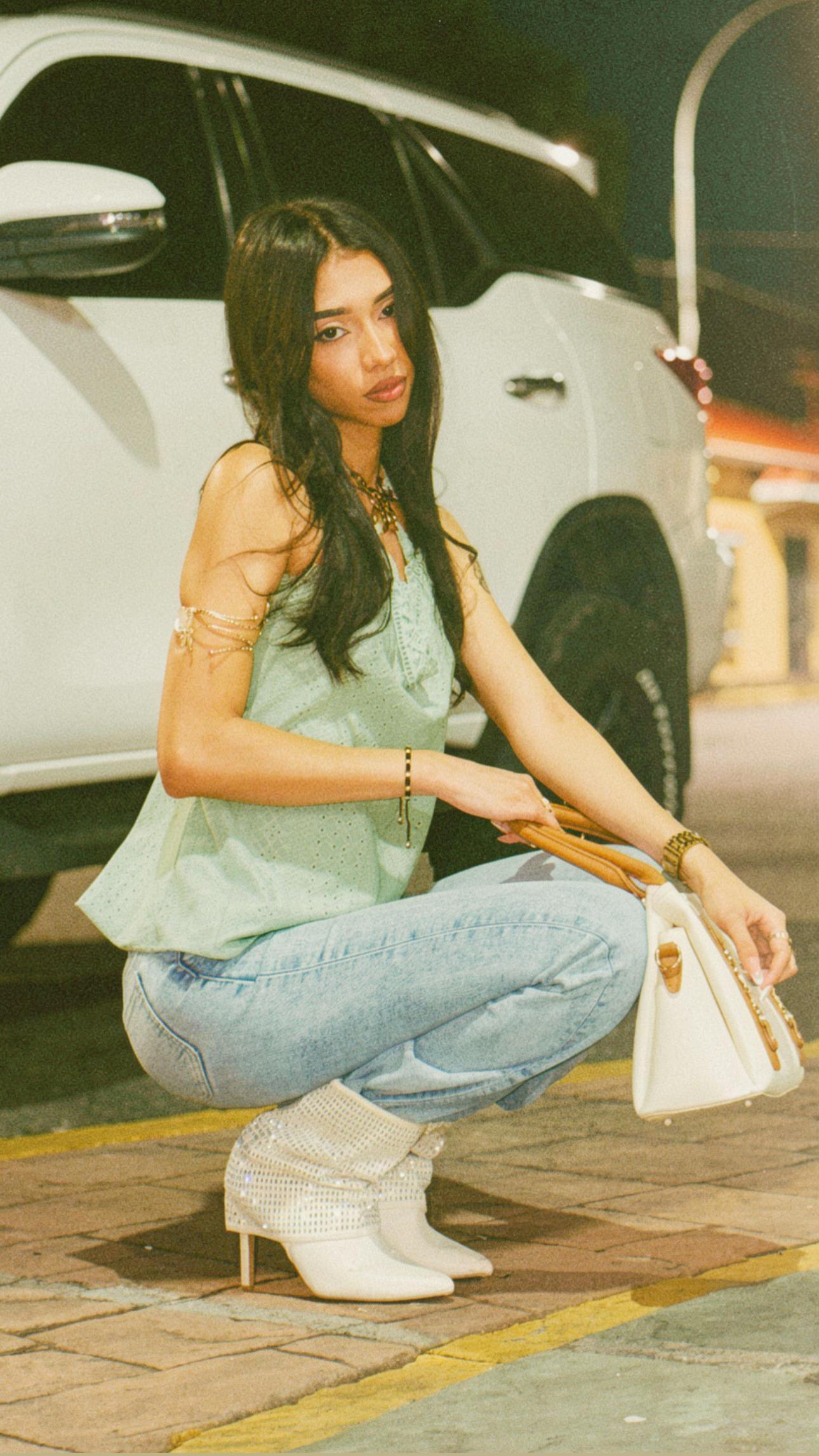 @𝟙𝟙𝟙
