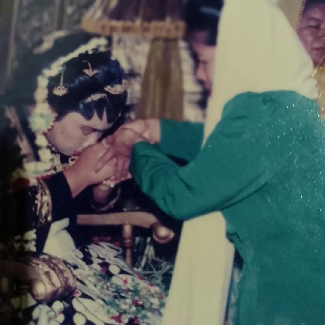 @eyang ku sayangEyang Rizky