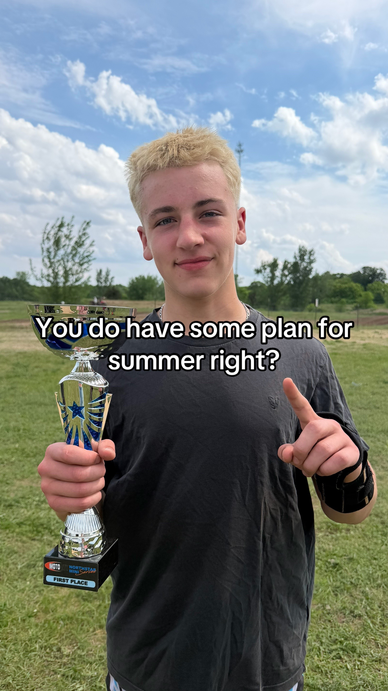 @𝙇𝙀𝙑𝙄
