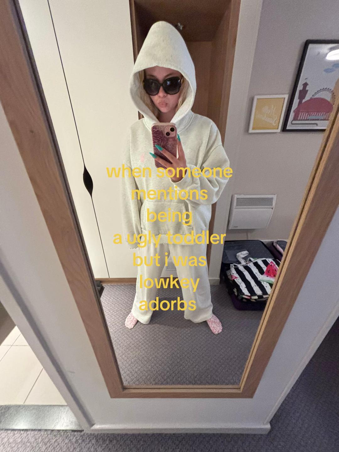 @✰