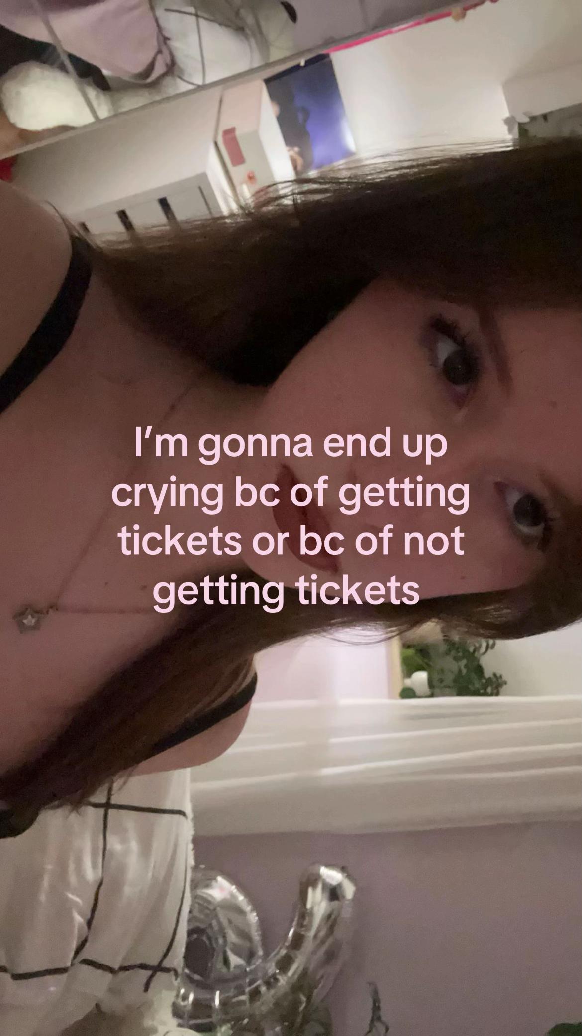 @⚭