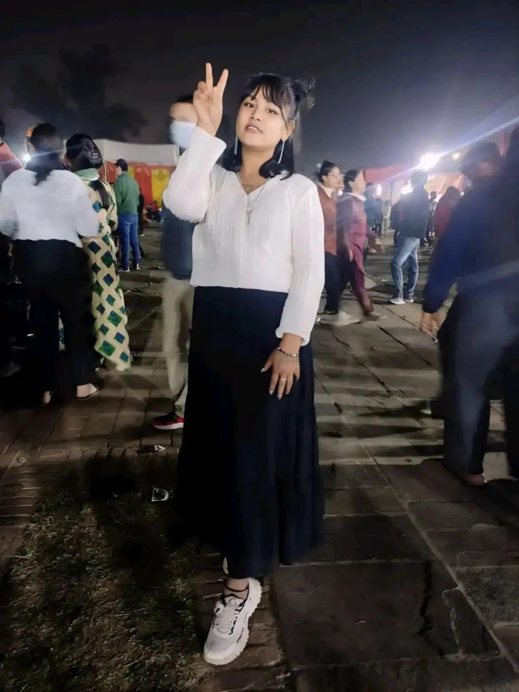 @Alexa 😘Adhkari 🫡