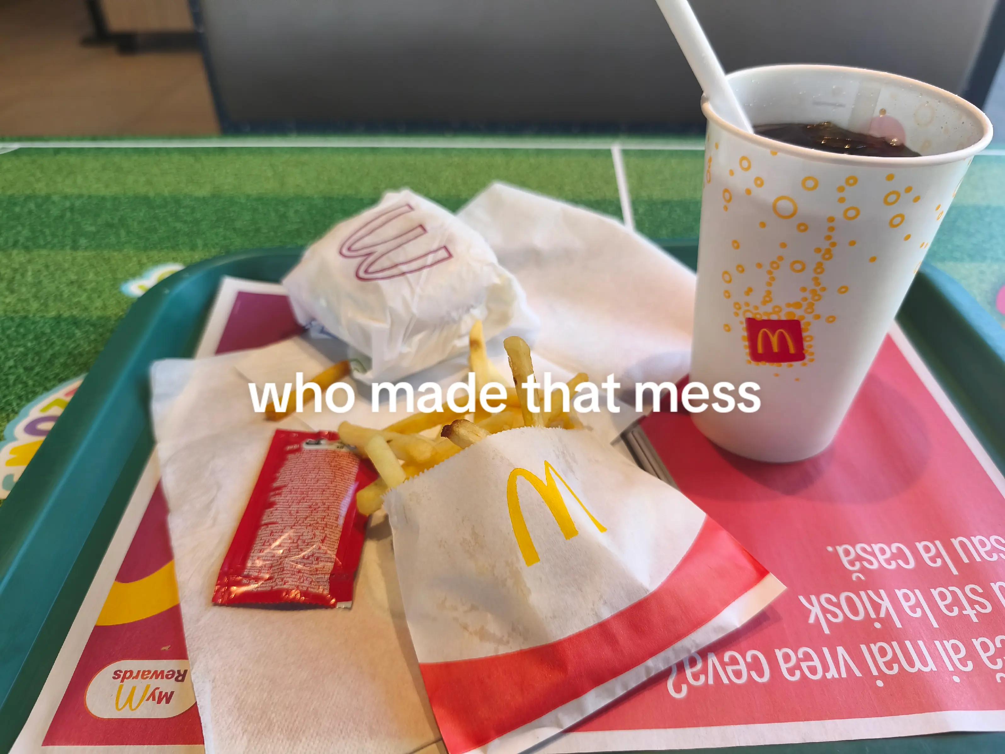 @⋆˚𝜗 ＫＩＫＩ 𝜚˚⋆