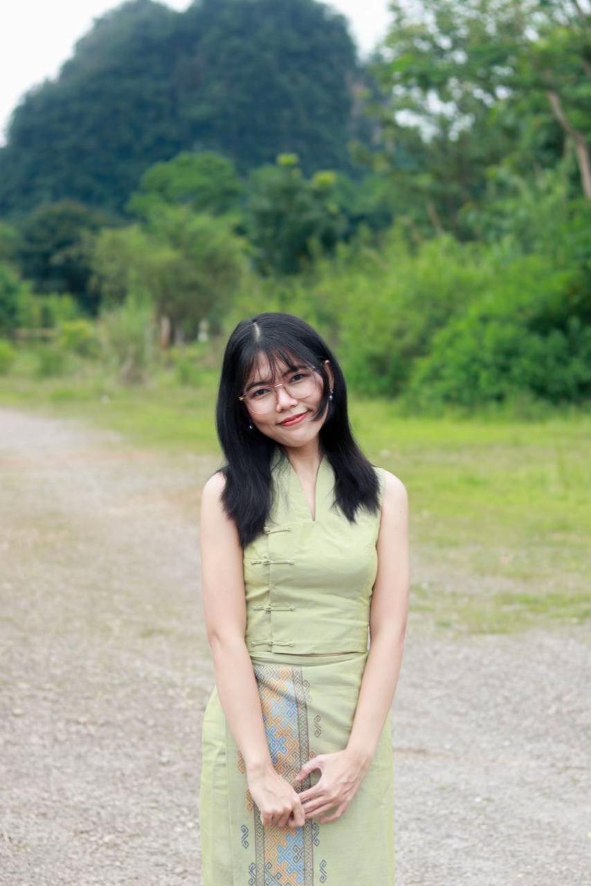 @Thet Mon(Dress maker)