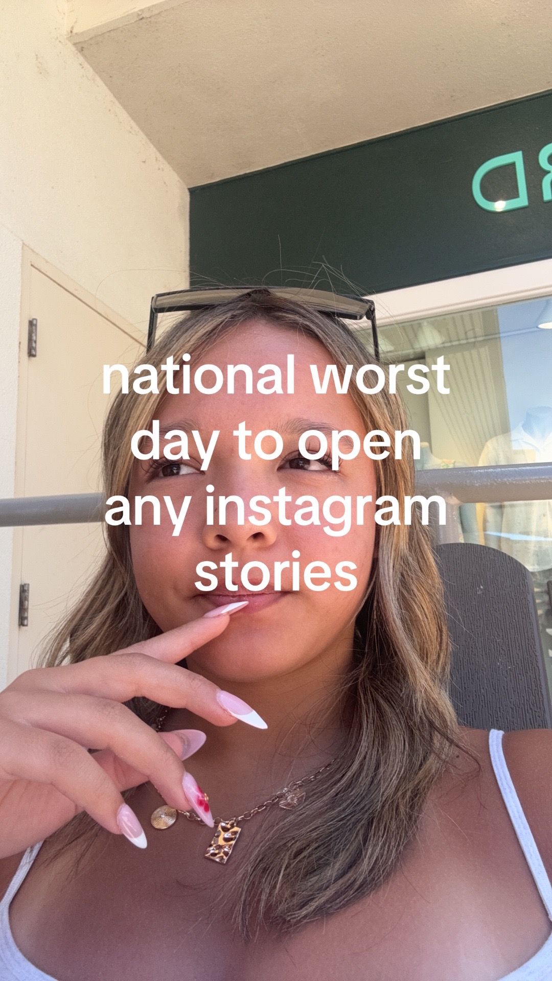 @🏄🏽&zwj;♀️🏄🏽&zwj;♀️