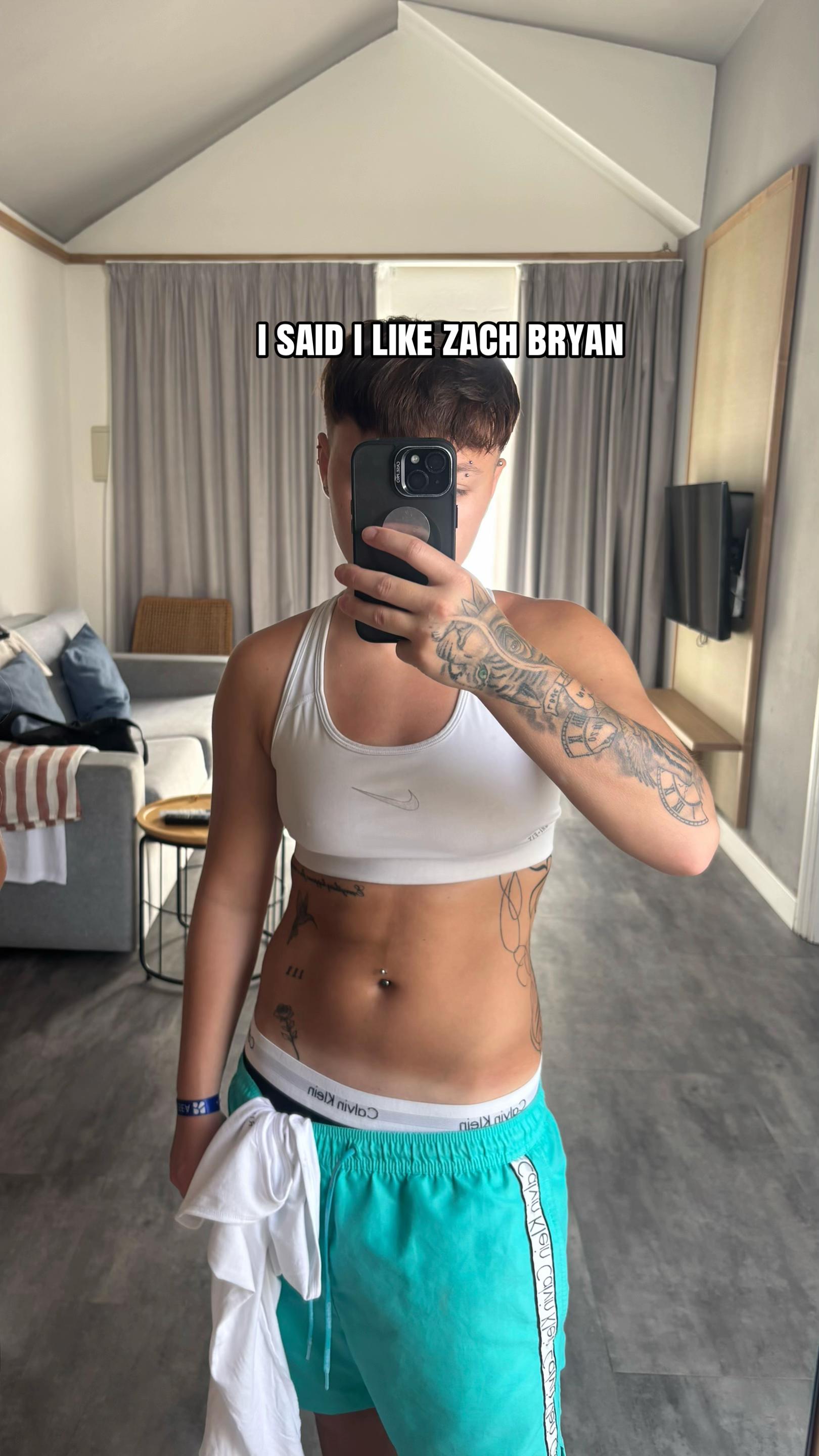 @_miamurphy_