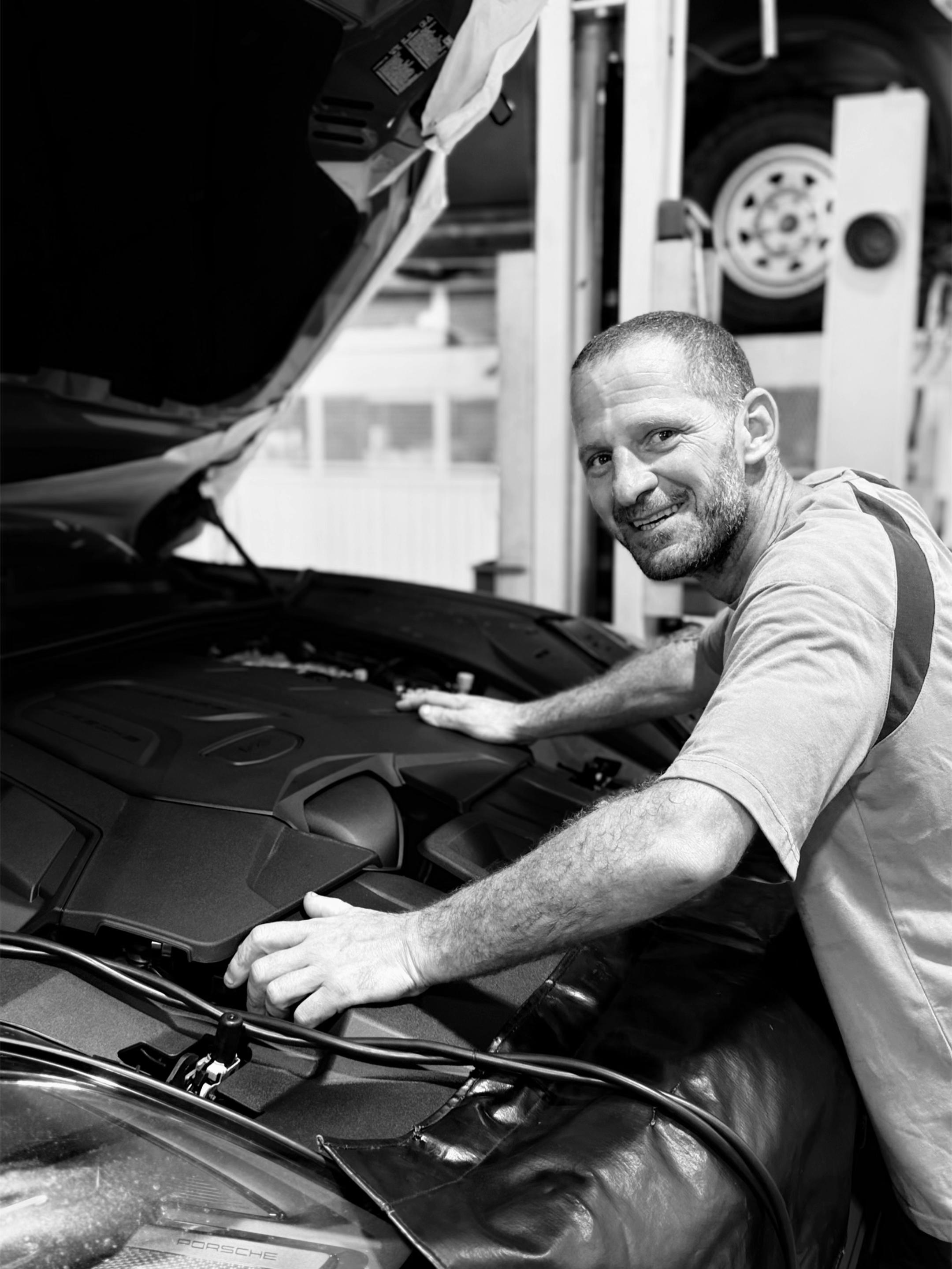 @Centre Porsche Bastia